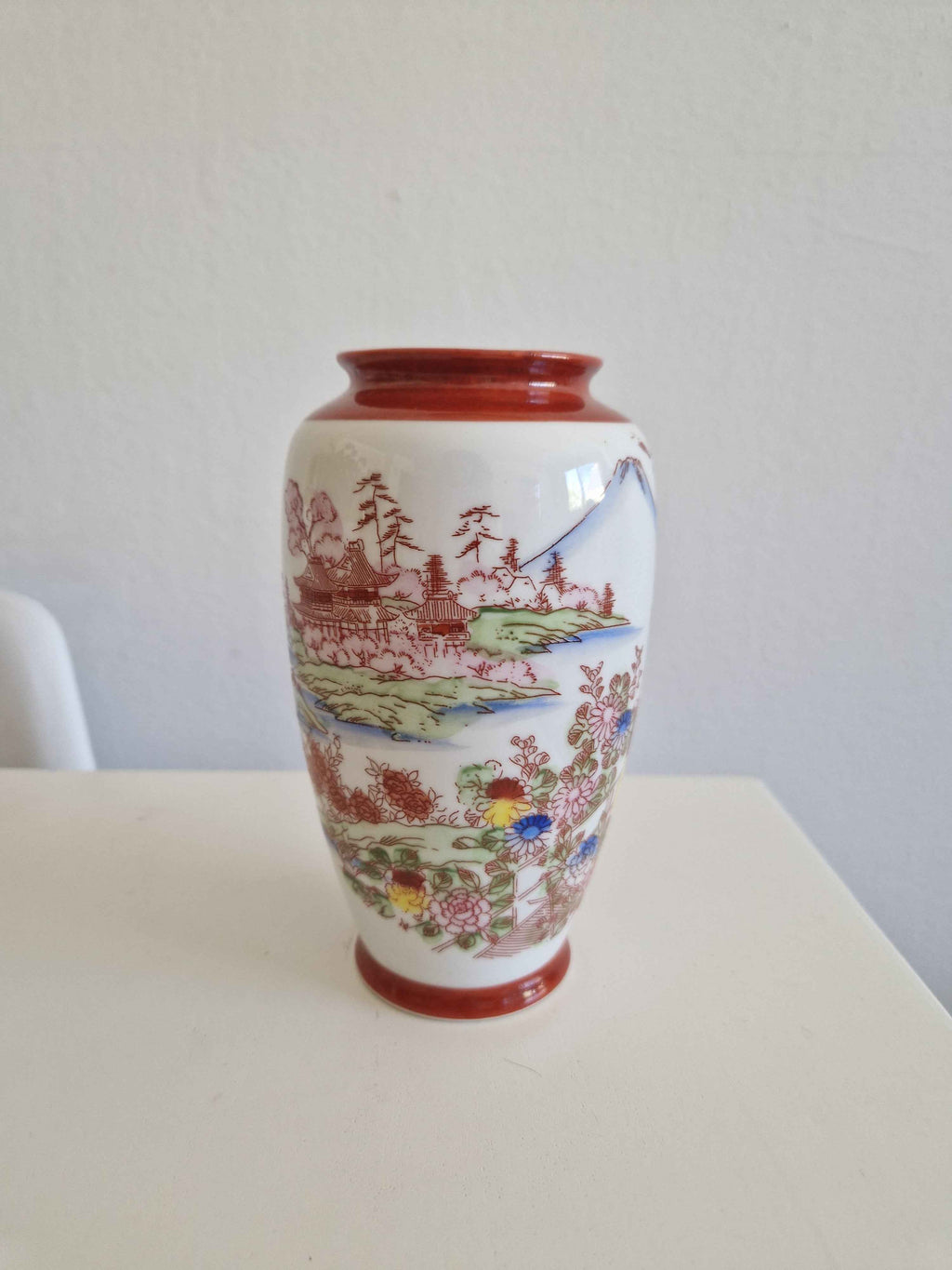 Exquisite Hand-Painted Japanese Porcelain Vase – Captivating Geisha Landscape Scene