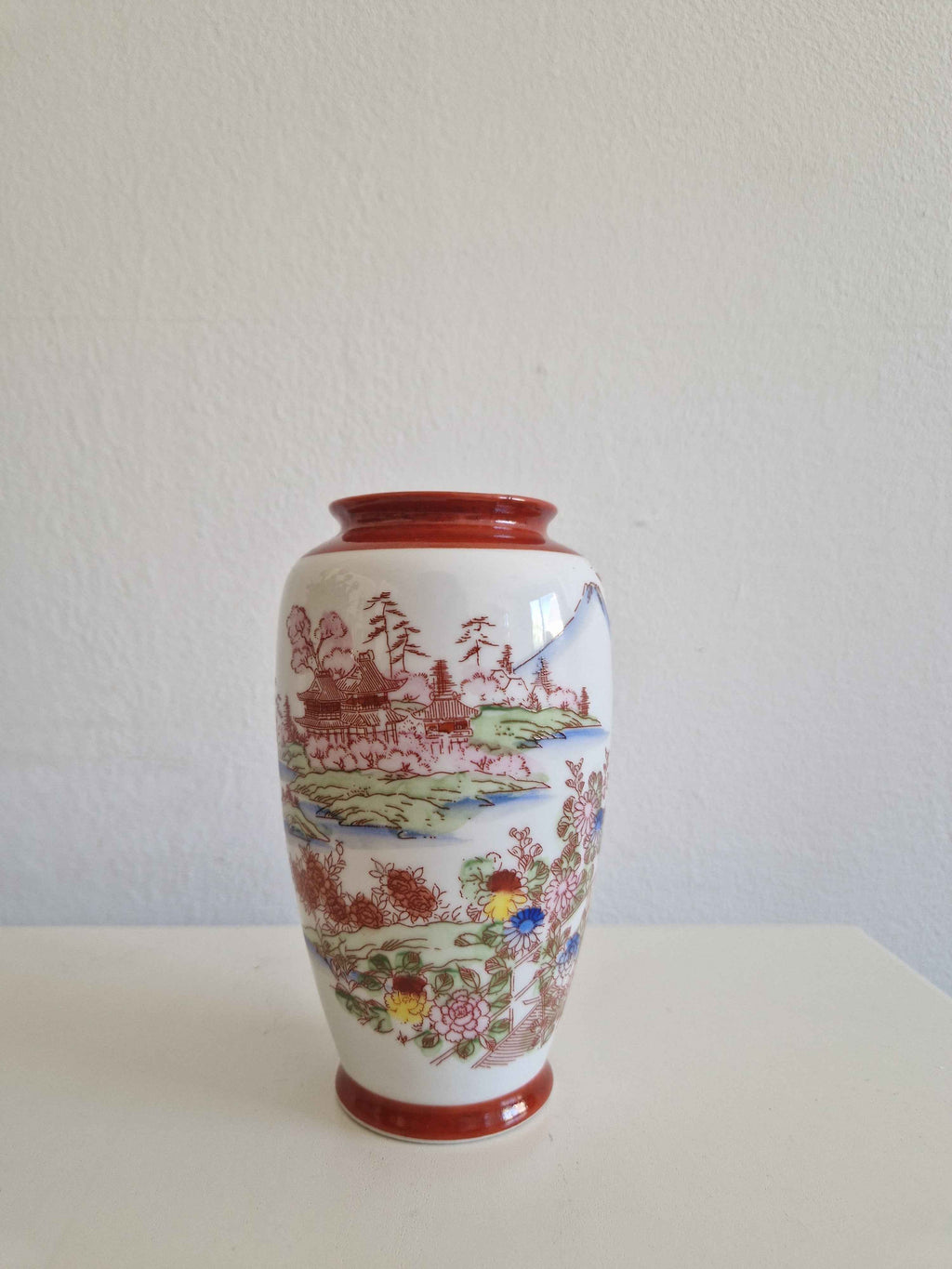 Exquisite Hand-Painted Japanese Porcelain Vase – Captivating Geisha Landscape Scene