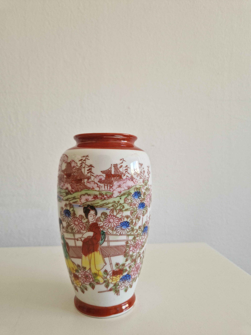 Exquisite Hand-Painted Japanese Porcelain Vase – Captivating Geisha Landscape Scene