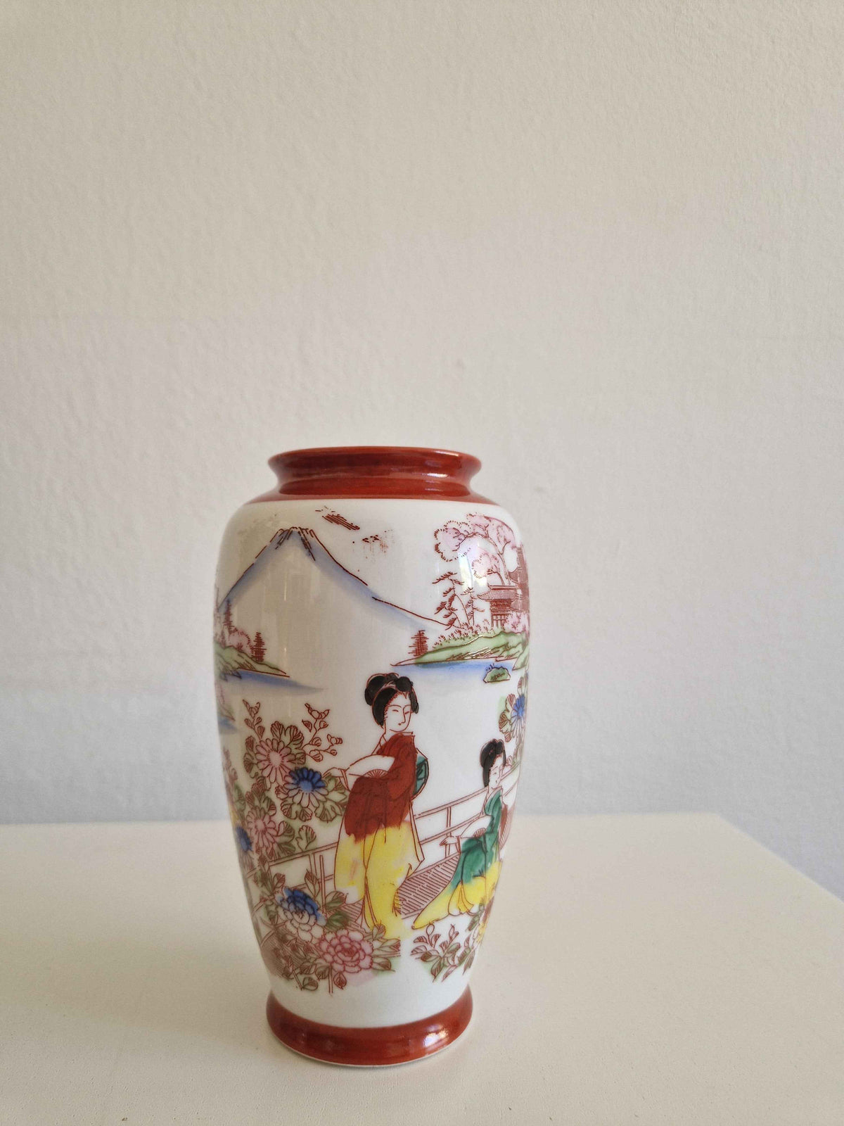 Exquisite Hand-Painted Japanese Porcelain Vase – Captivating Geisha Landscape Scene