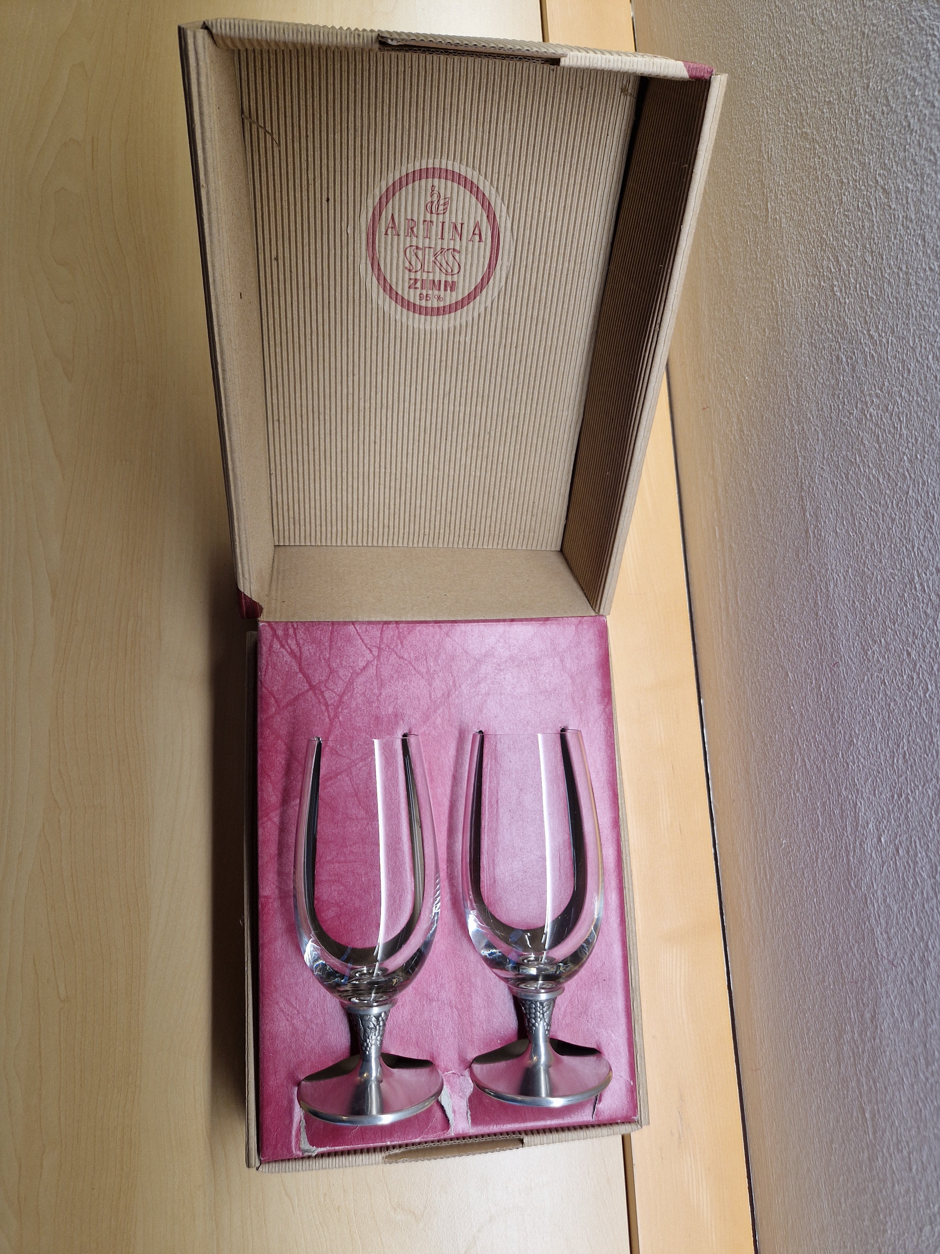 Vintage Artina SKS Austria — Pair of Crystal Wine Glasses with 95% Pewter (Zinn) Base | Grape Vine Stem | Original Box