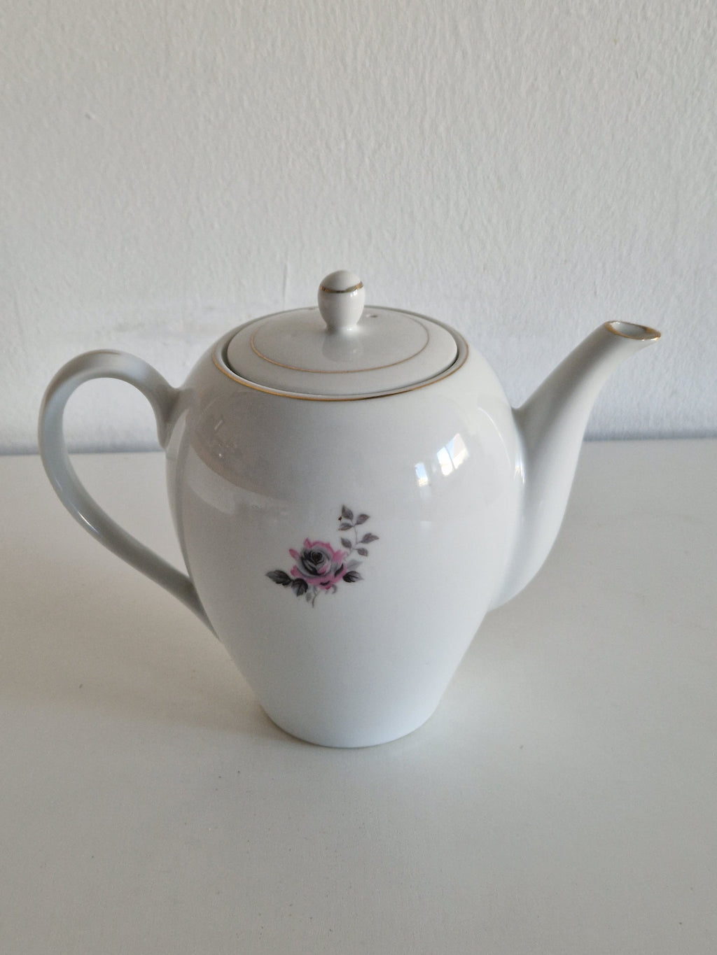 Vintage Japanese Porcelain Tea Set, Mount Fuji Mark (Daiko/Taiko), Hand-Painted Pink Roses, Gold Trim, Mid-Century Tea Service