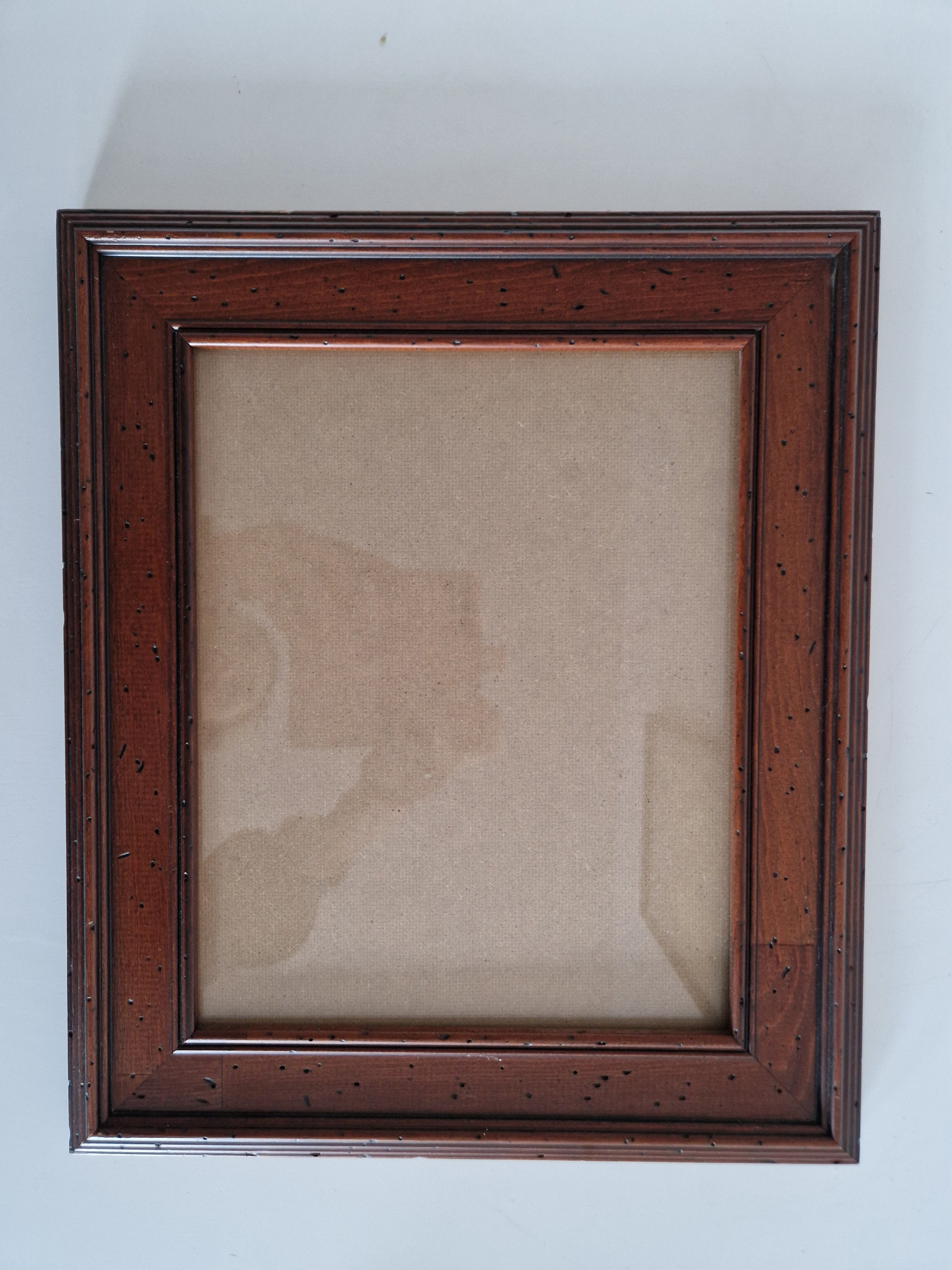 Cadre photo ancien en bois avec vitre – Acajou, texture vermoulue