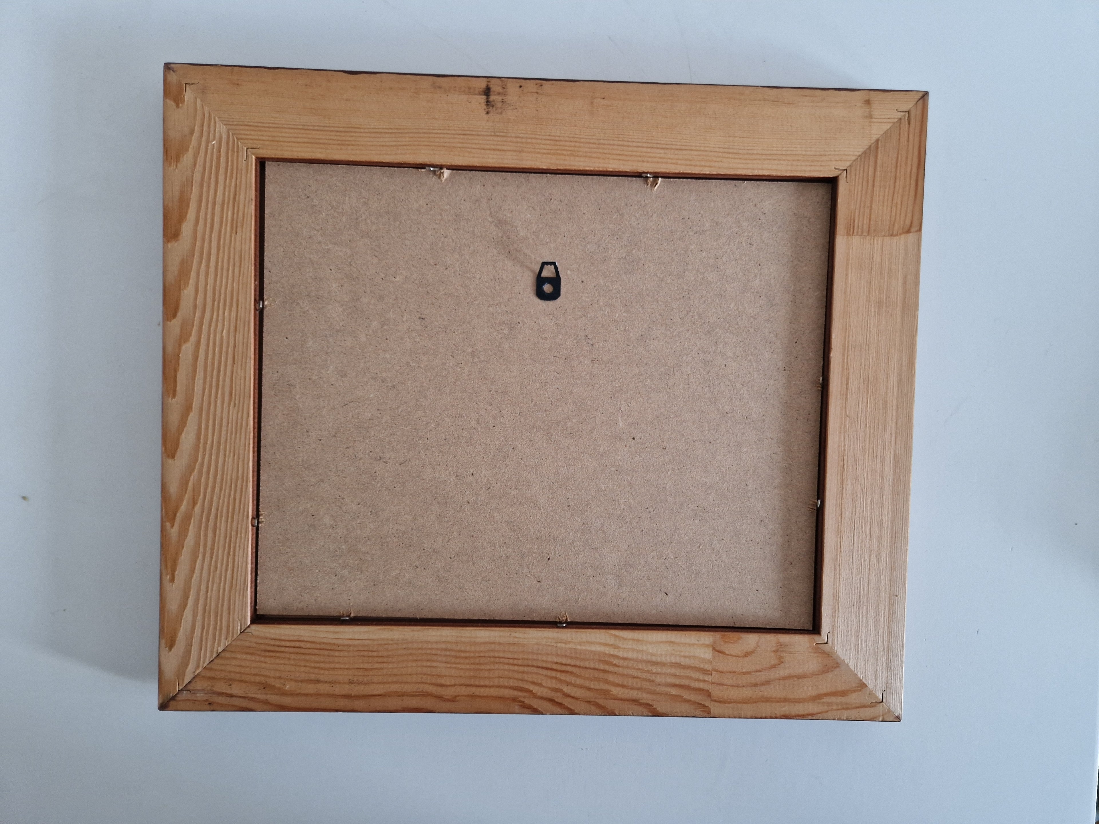 Antiker Holzbilderrahmen mit Glas – Mahagoni, wurmstichige Textur