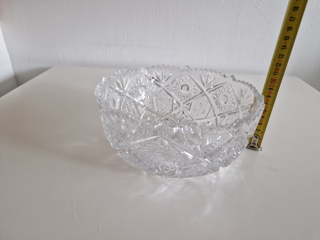 Vintage Heavy Cut Crystal Bowl – Sawtooth Rim | Diamond Panels, Star Snowflake & Hobnail Cuts | Sunburst Base | approx. 20 cm diameter