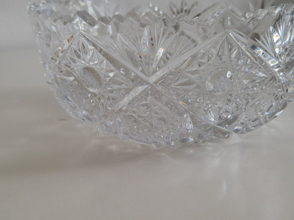 Vintage Heavy Cut Crystal Bowl – Sawtooth Rim | Diamond Panels, Star Snowflake & Hobnail Cuts | Sunburst Base | approx. 20 cm diameter