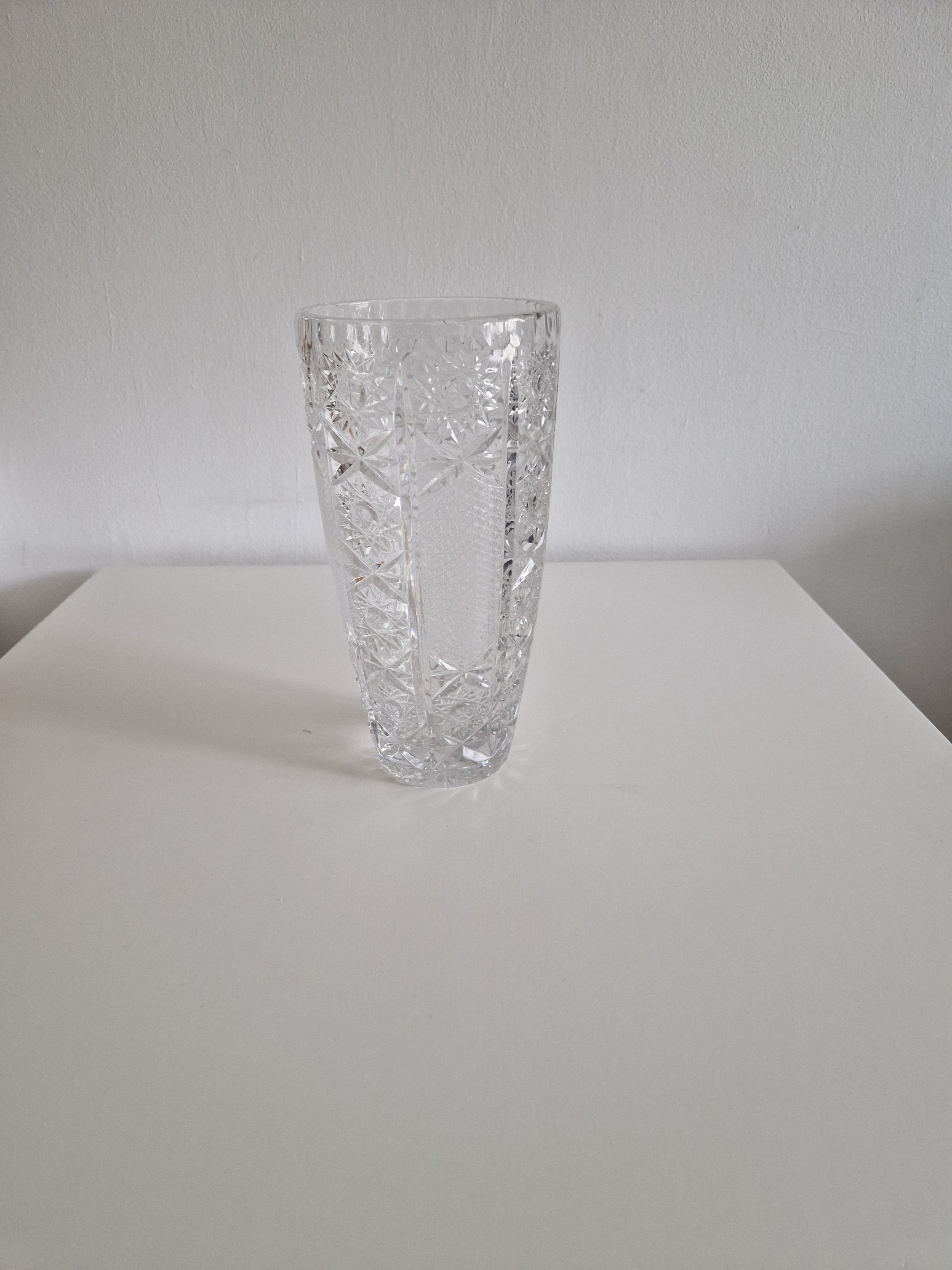 Vintage Heavy Cut Crystal Vase – Octagonal Faceted Cylinder | Star Snowflake Medallions & Crosshatch Diamond Cuts | Sunburst Base | approx. 24 cm