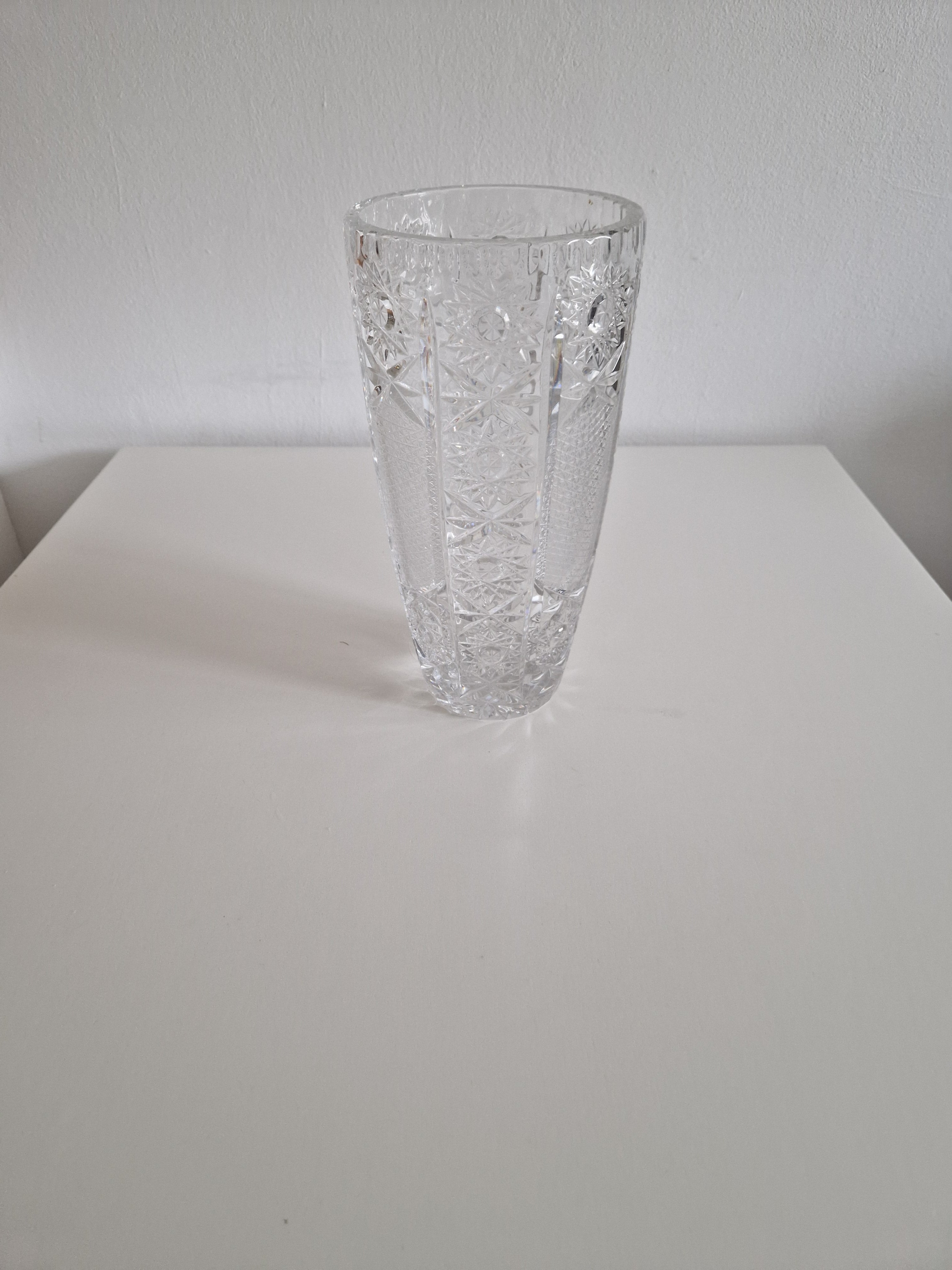 Vintage Heavy Cut Crystal Vase – Octagonal Faceted Cylinder | Star Snowflake Medallions & Crosshatch Diamond Cuts | Sunburst Base | approx. 24 cm