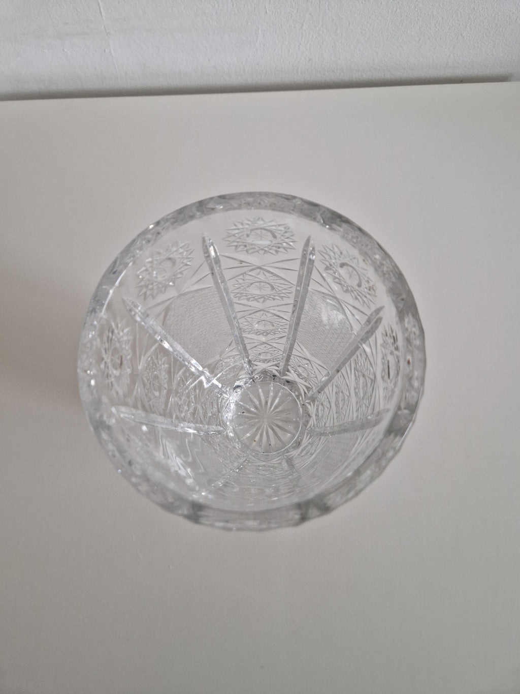 Vintage Heavy Cut Crystal Vase – Octagonal Faceted Cylinder | Star Snowflake Medallions & Crosshatch Diamond Cuts | Sunburst Base | approx. 24 cm