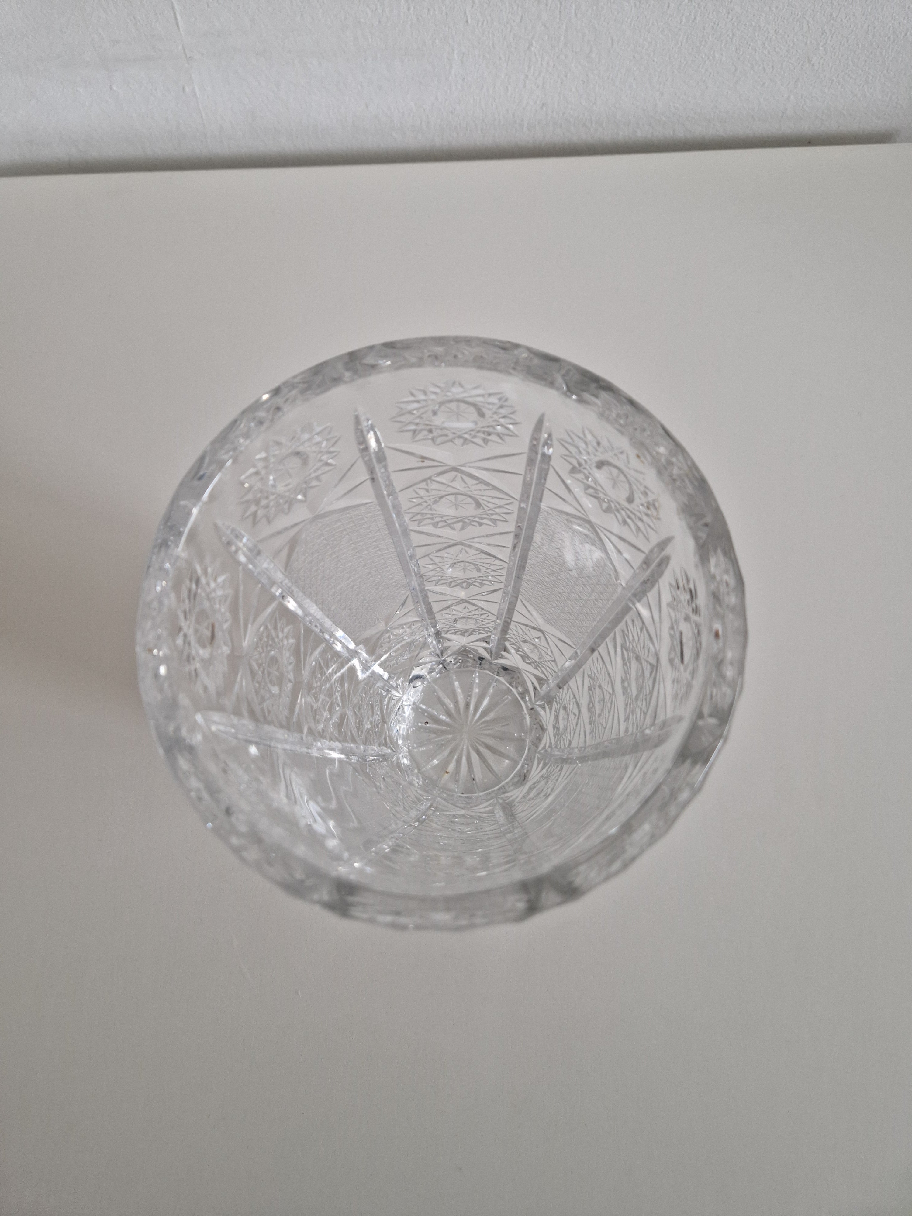 Vintage Heavy Cut Crystal Vase – Octagonal Faceted Cylinder | Star Snowflake Medallions & Crosshatch Diamond Cuts | Sunburst Base | approx. 24 cm