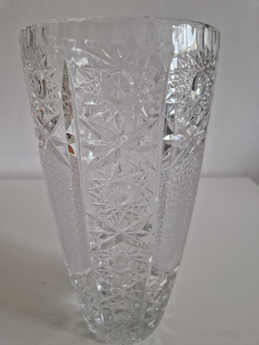 Vintage Heavy Cut Crystal Vase – Octagonal Faceted Cylinder | Star Snowflake Medallions & Crosshatch Diamond Cuts | Sunburst Base | approx. 24 cm