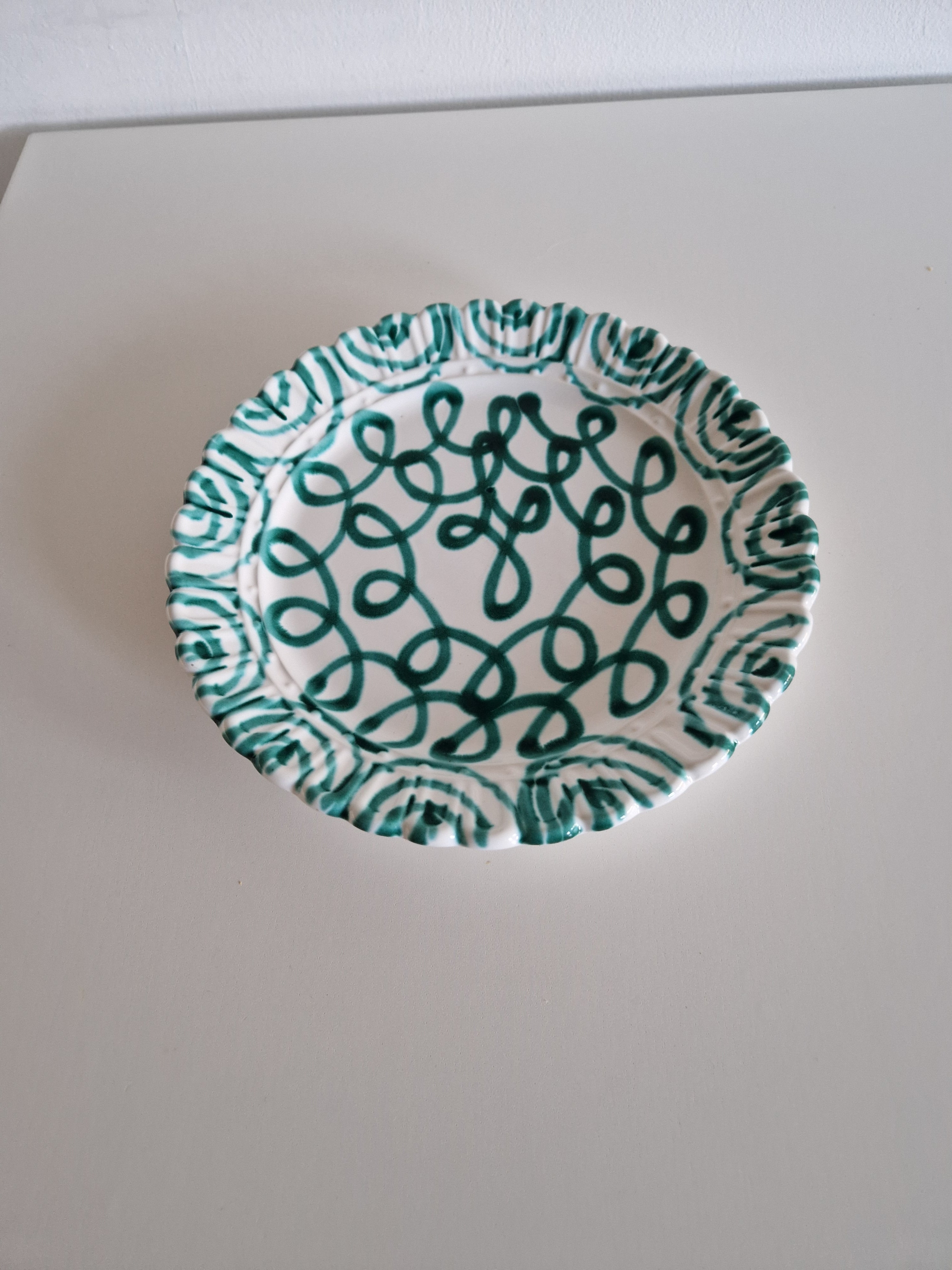 Vintage Gmunden Round Plate | Gmundner Keramik Austria | Scalloped Rim & Teal Vine Knot Pattern, c. Mid-20th Century