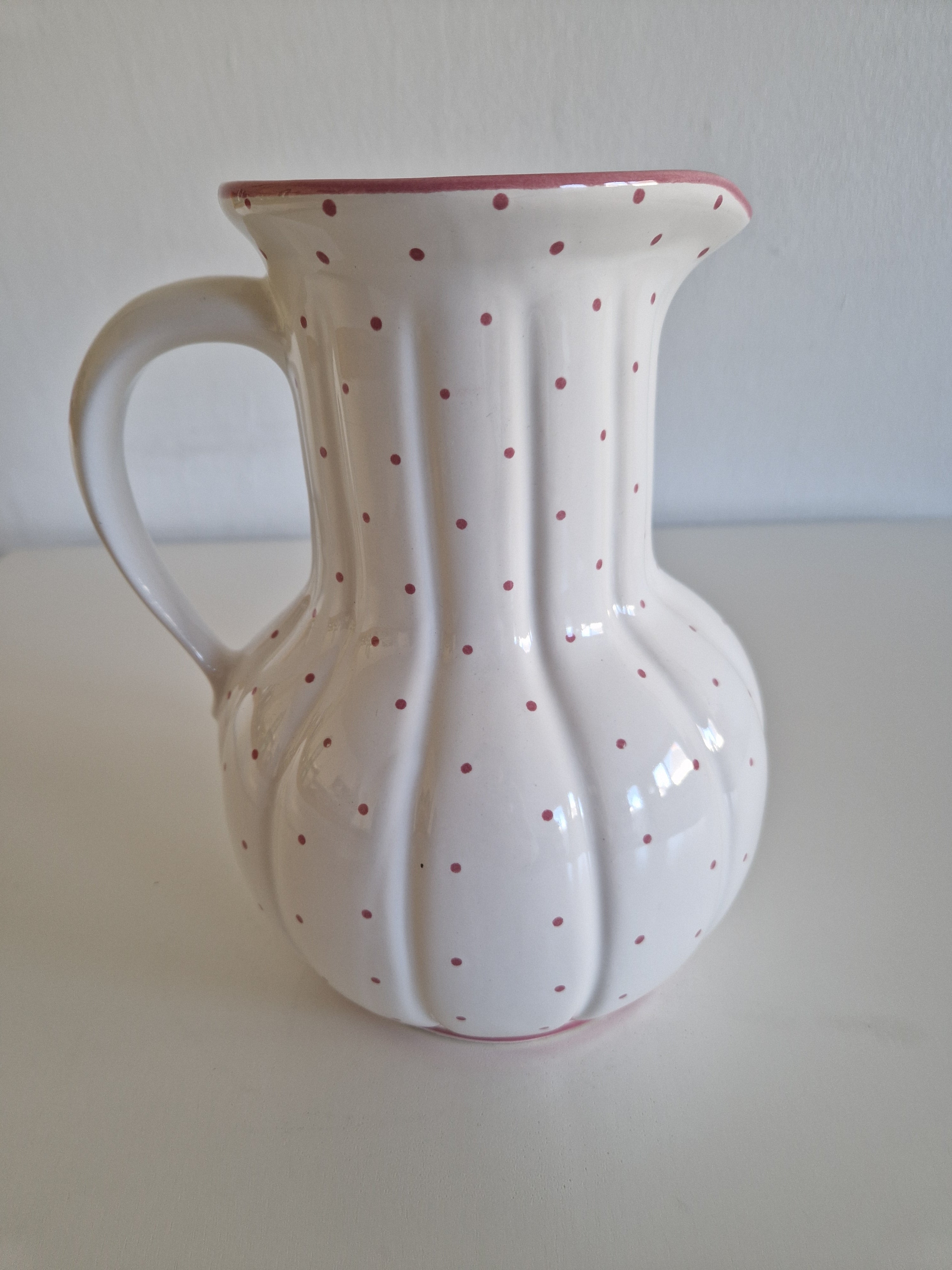Vintage Gmundner Keramik Jug | Rotgeflammt Red Dot Pattern | Ribbed Lobed Form | Model 560, c. Mid-20th Century
