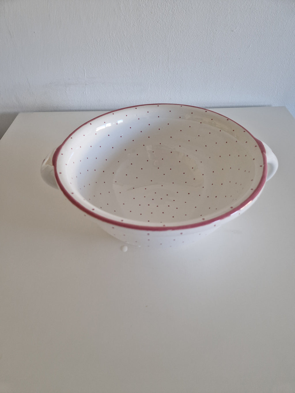 Vintage Gmundner Keramik Große Salatschüssel | Rotpunkte Muster | Henkel | ca. Mitte 20. Jahrhundert