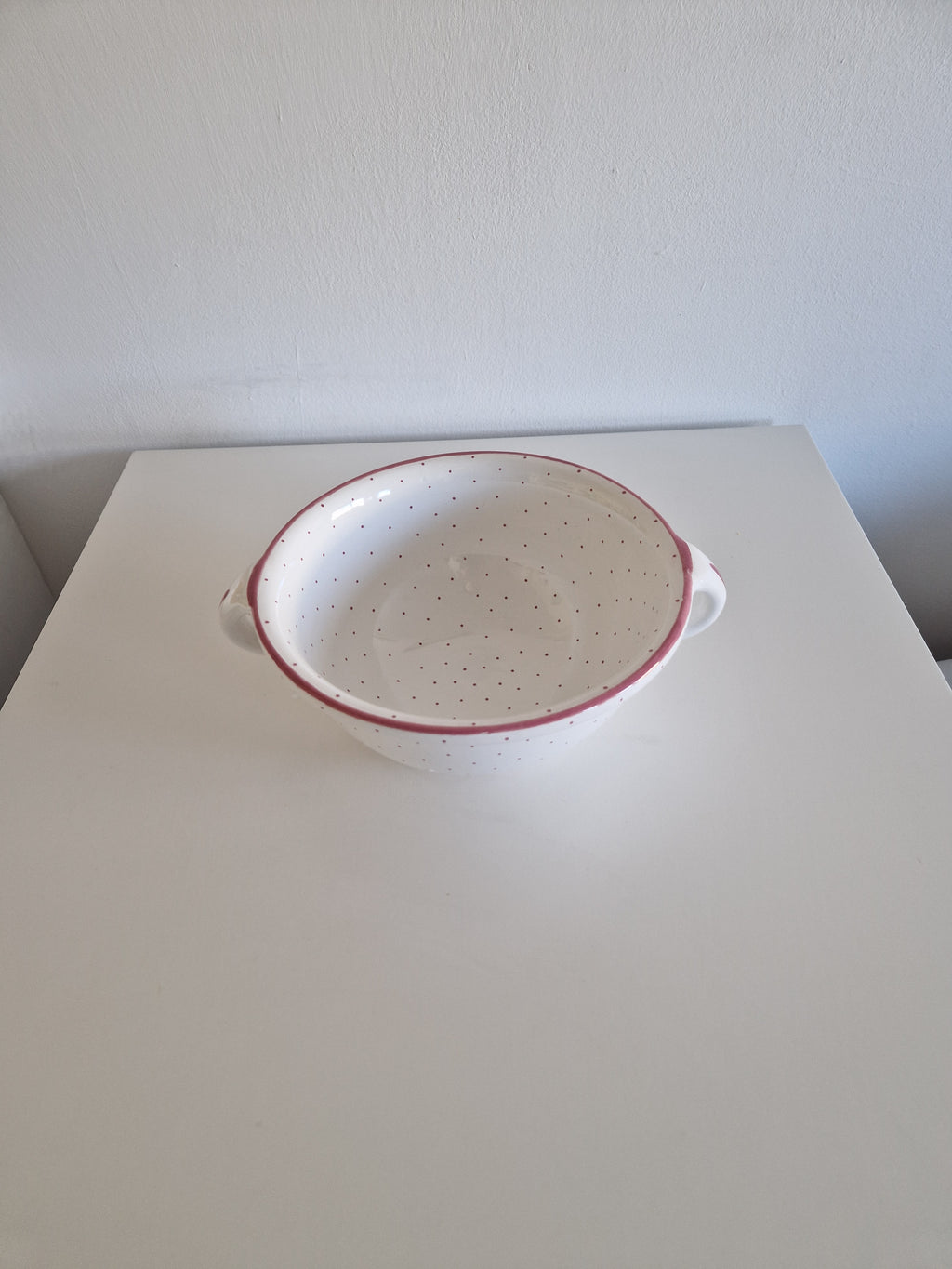 Vintage Gmundner Keramik Große Salatschüssel | Rotpunkte Muster | Henkel | ca. Mitte 20. Jahrhundert
