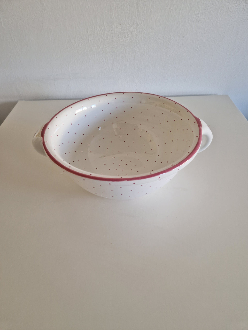 Vintage Gmundner Keramik Große Salatschüssel | Rotpunkte Muster | Henkel | ca. Mitte 20. Jahrhundert