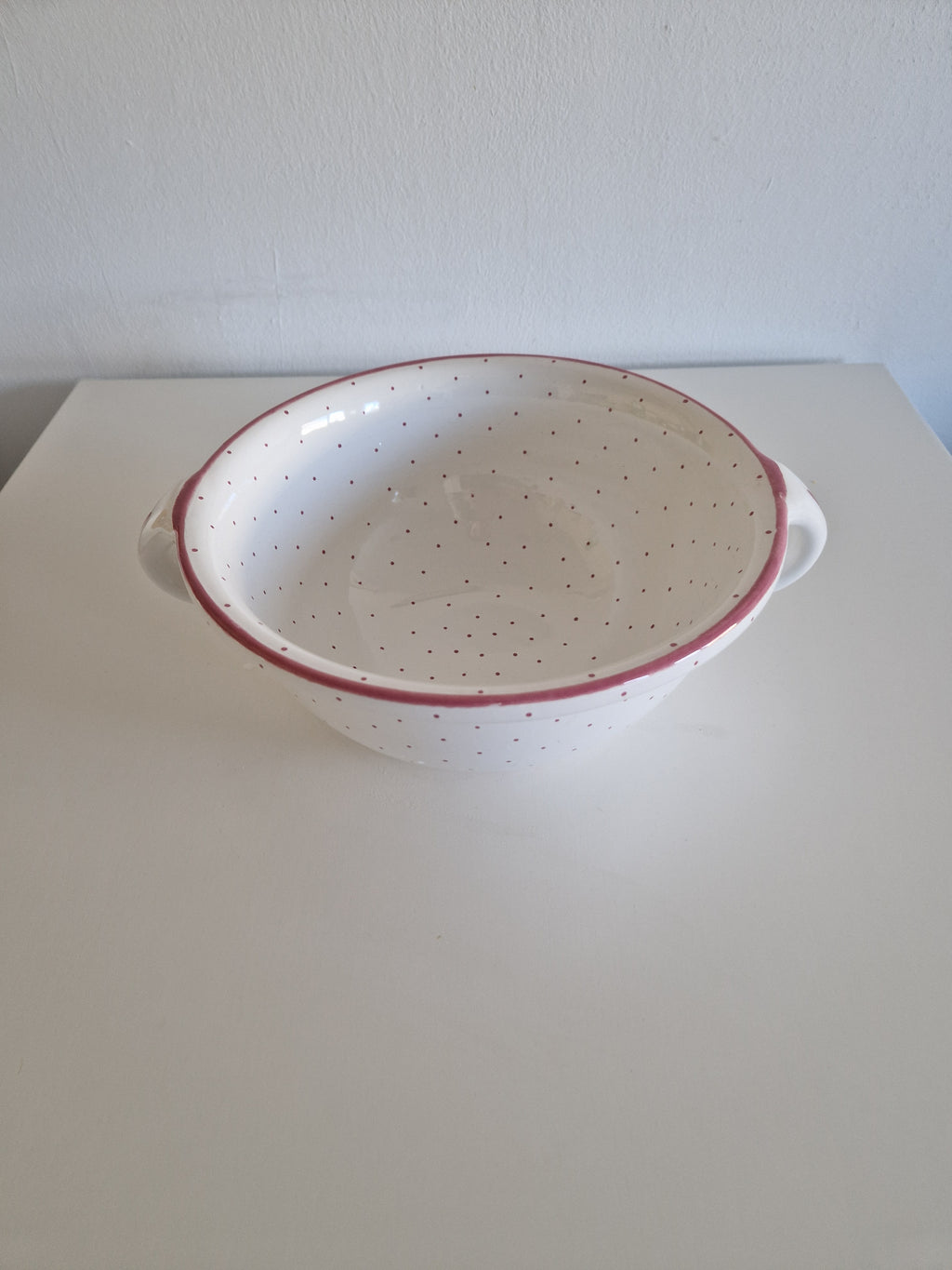 Vintage Gmundner Keramik Große Salatschüssel | Rotpunkte Muster | Henkel | ca. Mitte 20. Jahrhundert