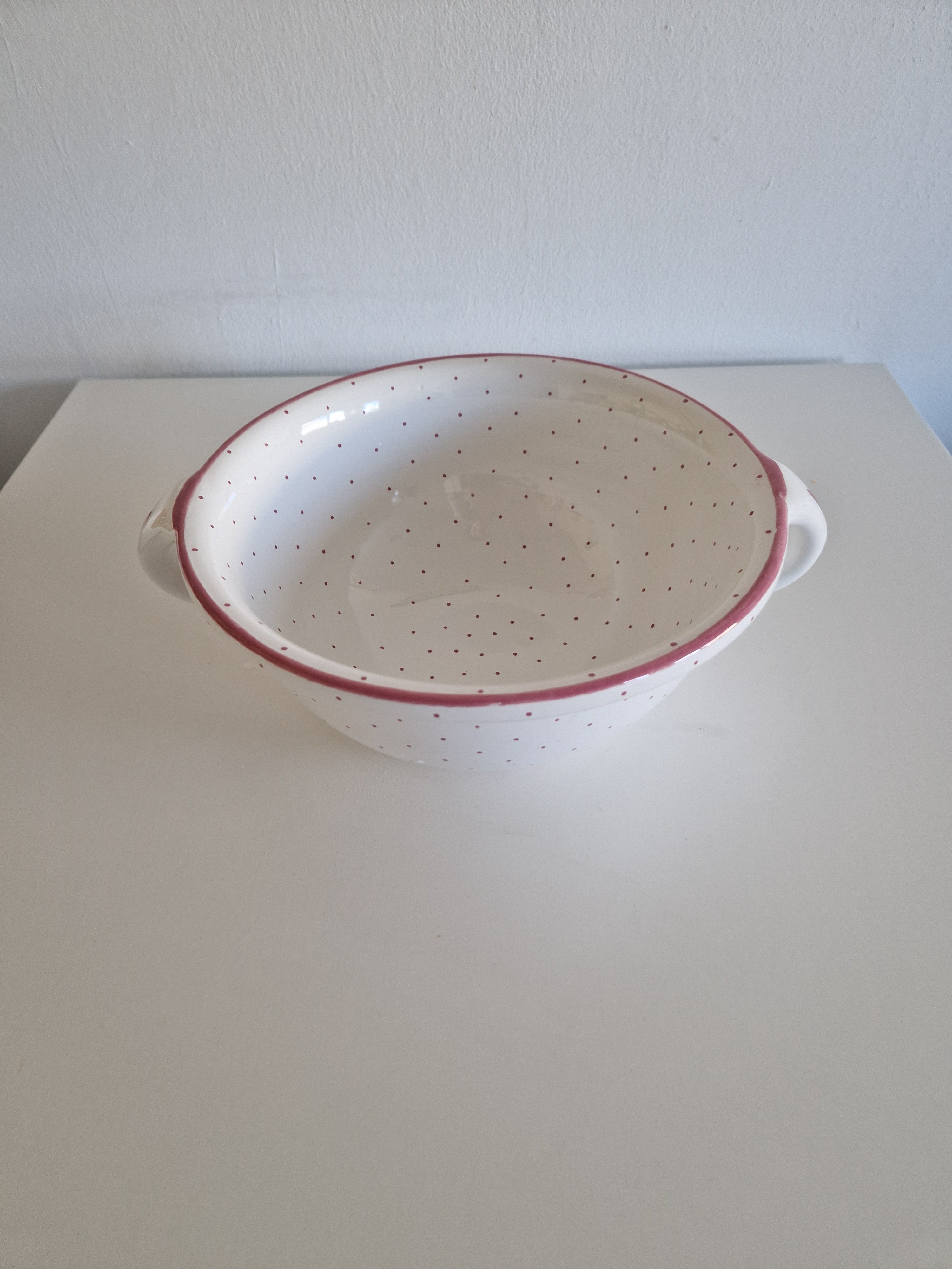 Vintage Gmundner Keramik Große Salatschüssel | Rotpunkte Muster | Henkel | ca. Mitte 20. Jahrhundert