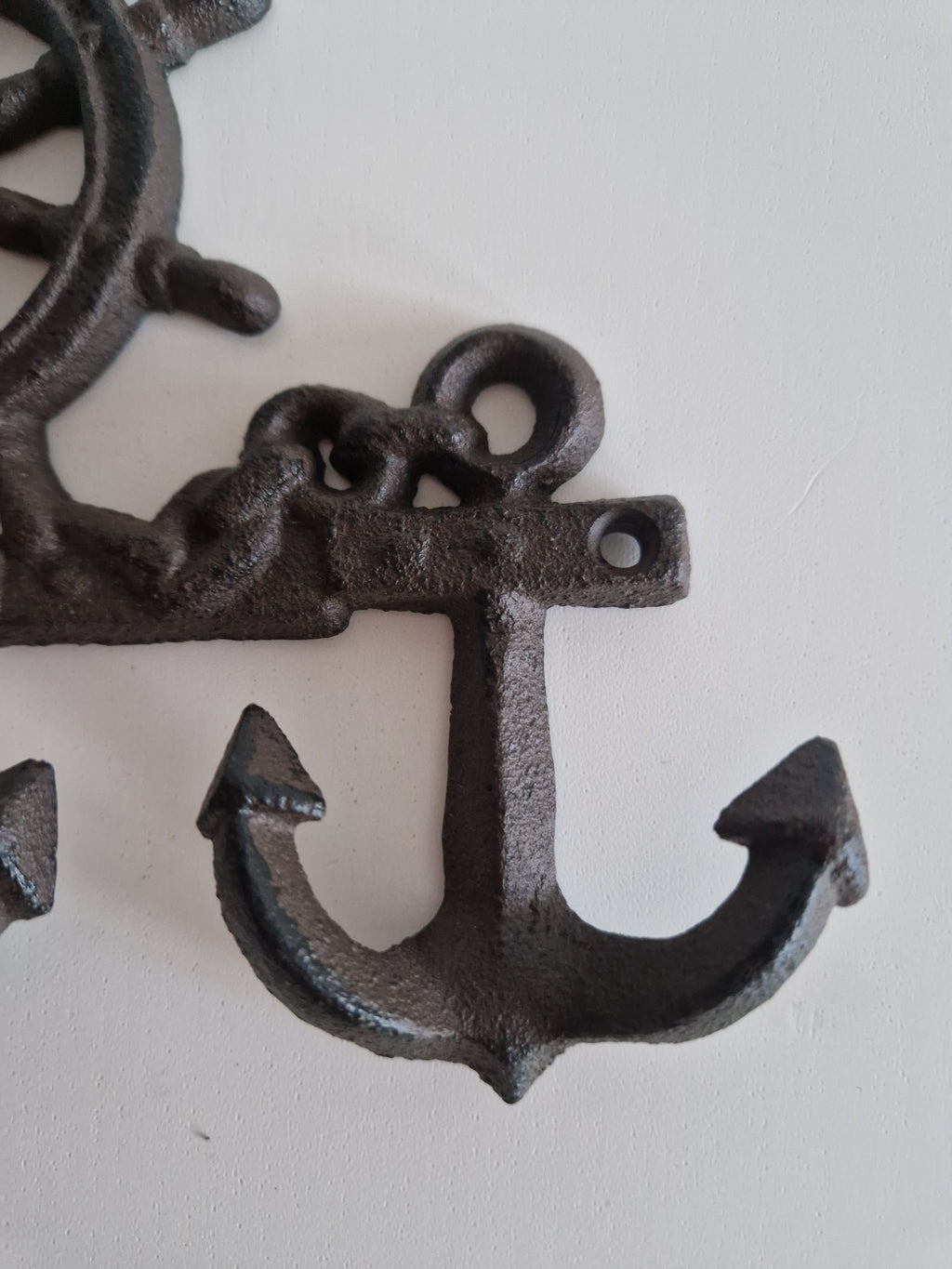 Vintage Cast Iron Nautical Wall Hook Rack | Ship's Wheel Crown & 3 Anchor Hooks | Dark Antiqued Iron Finish