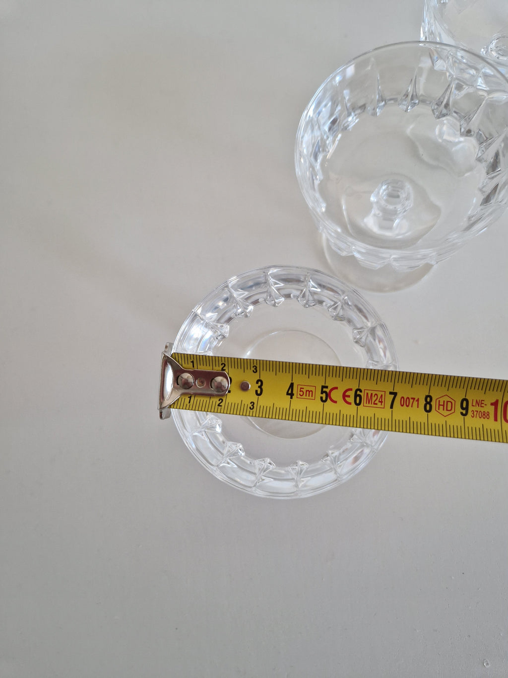 Französische Vintage Kristall-Likörkelche | 6er Set | Blockfacetten-Presskristall | Mitte bis Ende 20. Jahrhundert