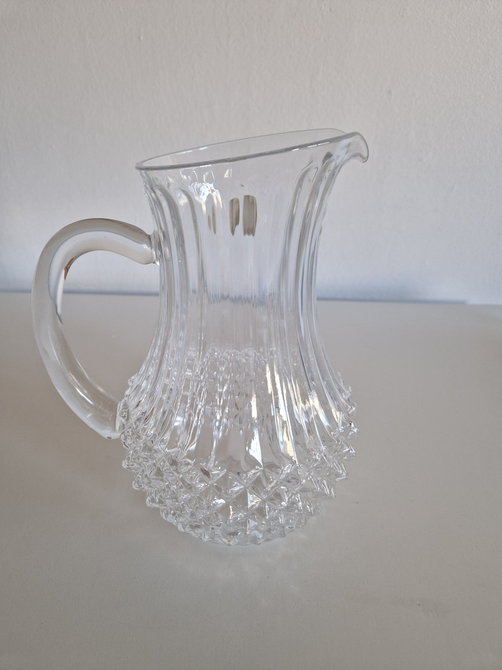 Vintage Cristal d'Arques Kristallkanne | Diamant-Noppen- & Rillenschliff | Französische Kristallkanne, ca. Mitte-Ende 20. Jahrhundert