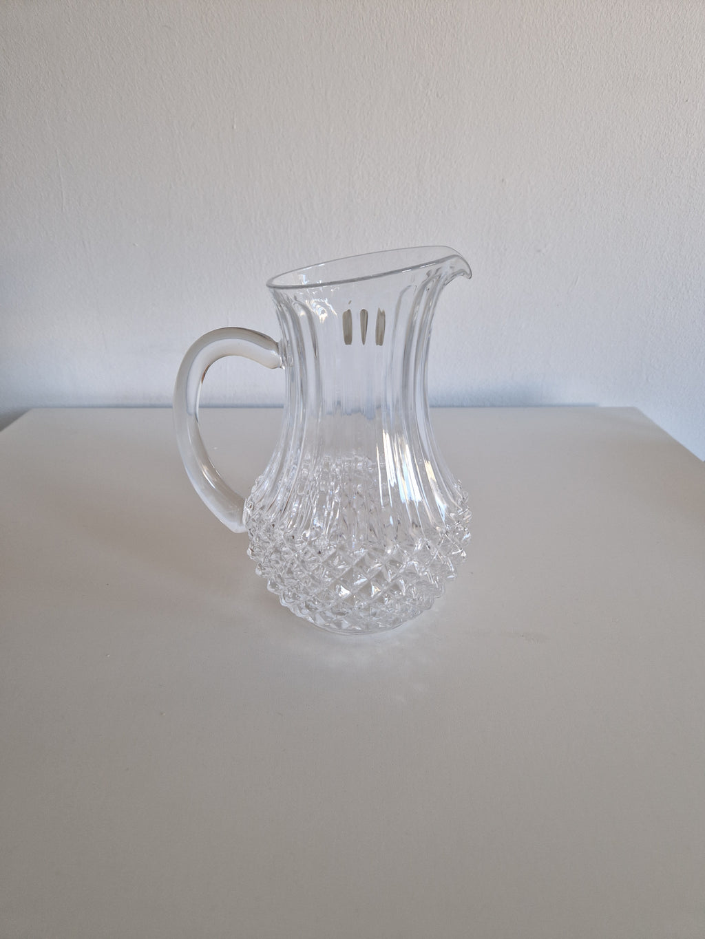 Vintage Cristal d'Arques Kristallkanne | Diamant-Noppen- & Rillenschliff | Französische Kristallkanne, ca. Mitte-Ende 20. Jahrhundert