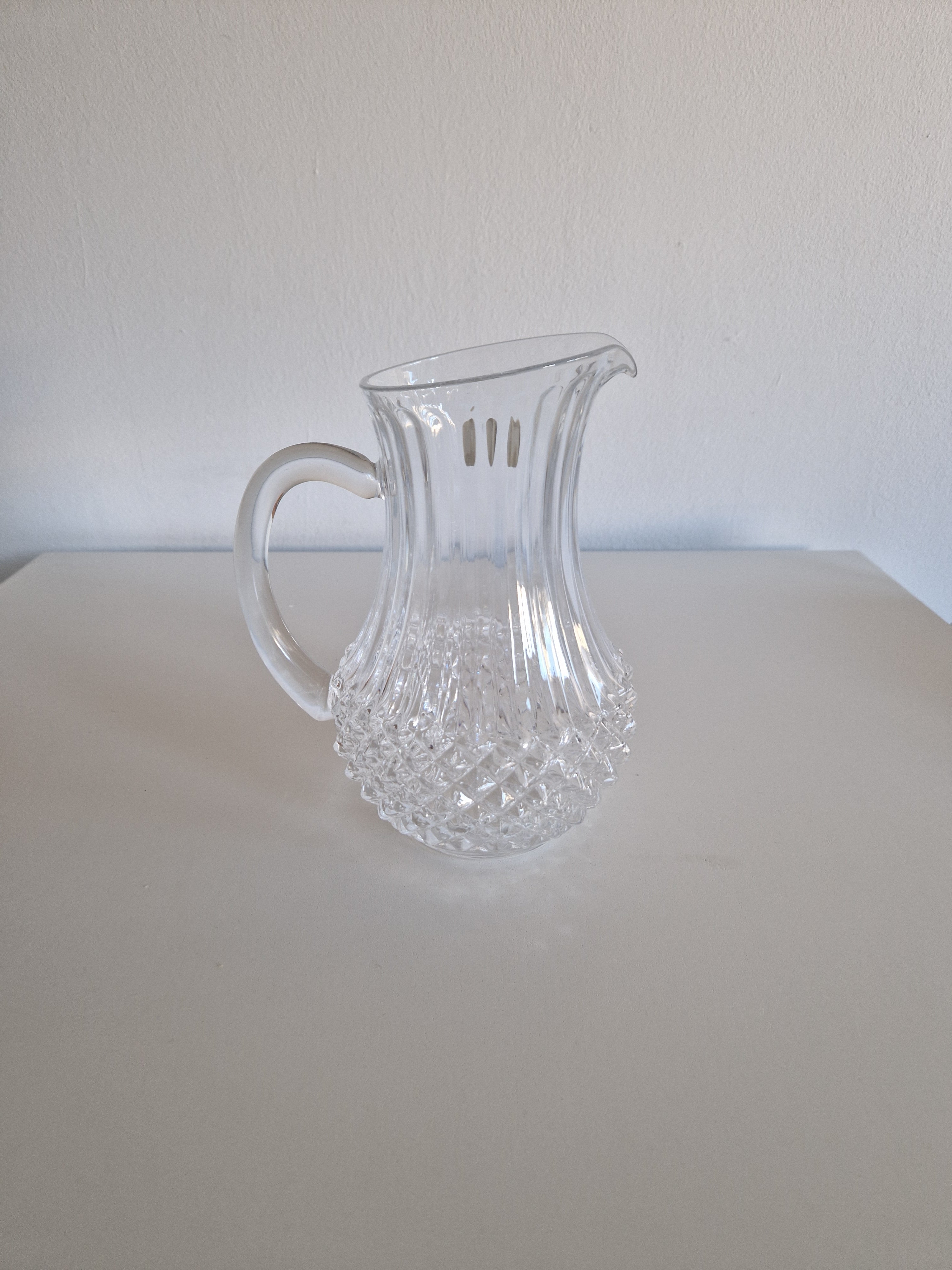 Vintage Cristal d'Arques Kristallkanne | Diamant-Noppen- & Rillenschliff | Französische Kristallkanne, ca. Mitte-Ende 20. Jahrhundert