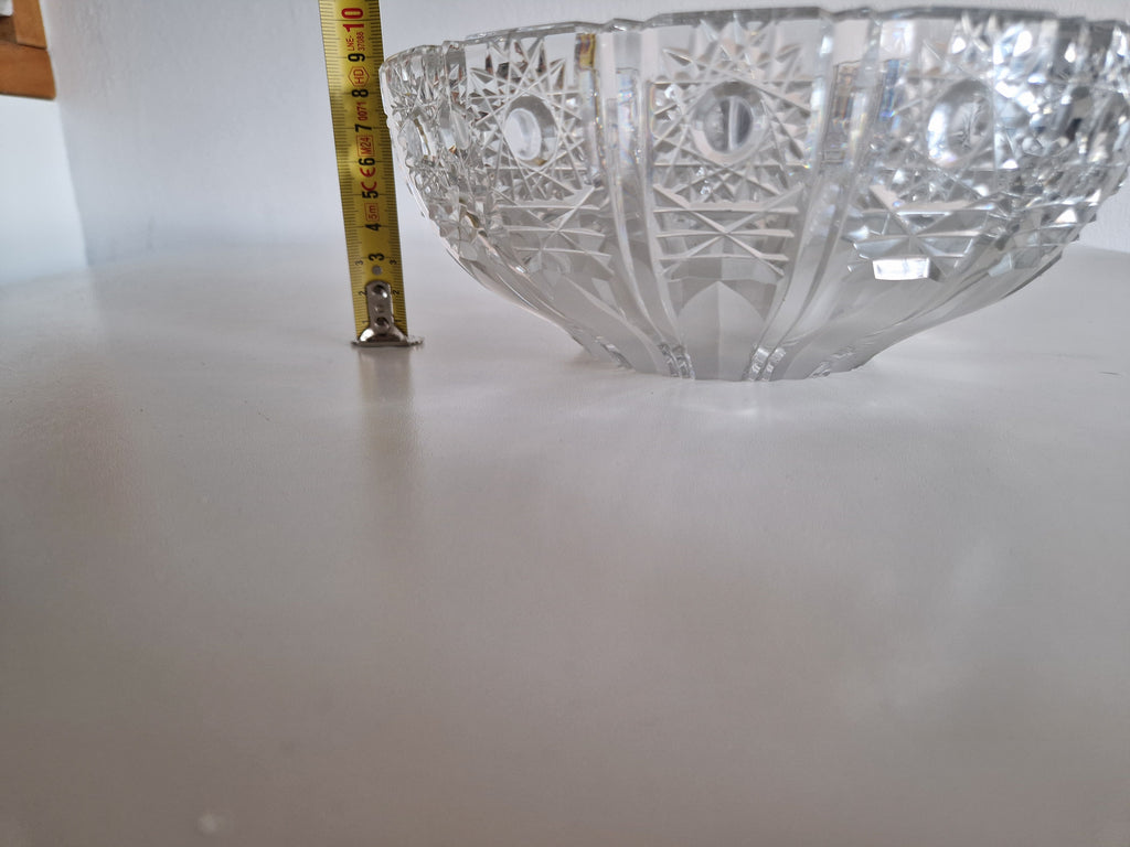 Vintage Österreichische handgeschliffene Bleikristallschale | 24 % Bleiglas | Brillantes Stern- und Fächermuster, ca. Mitte-Ende 20. Jahrhundert