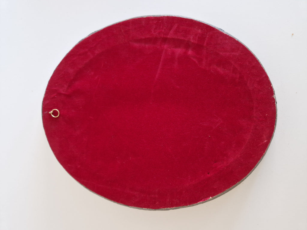 Barocker ovaler vergoldeter Spiegel – breiter geprägter Goldrahmen, 41 × 50 cm