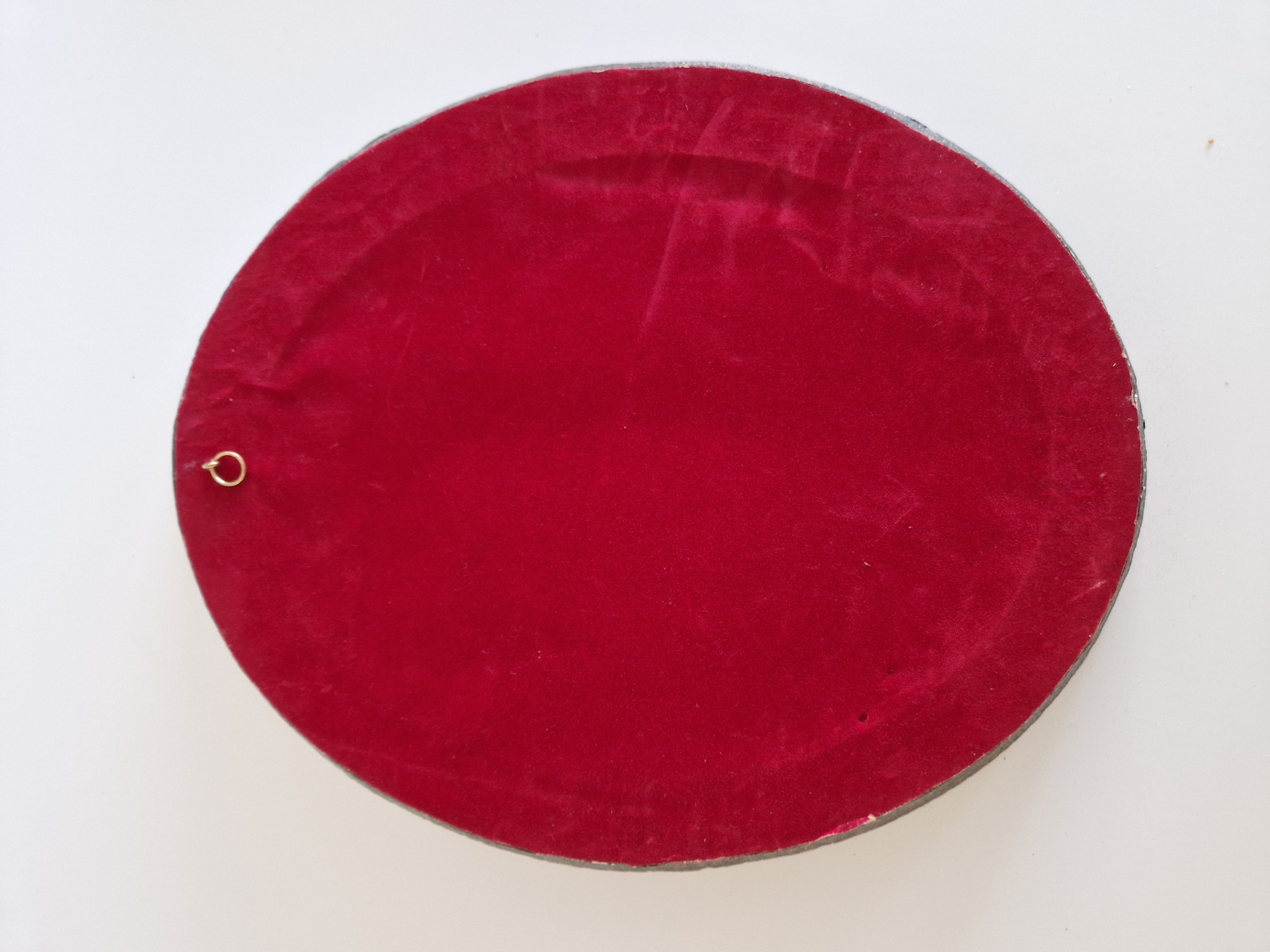 Barocker ovaler vergoldeter Spiegel – breiter geprägter Goldrahmen, 41 × 50 cm