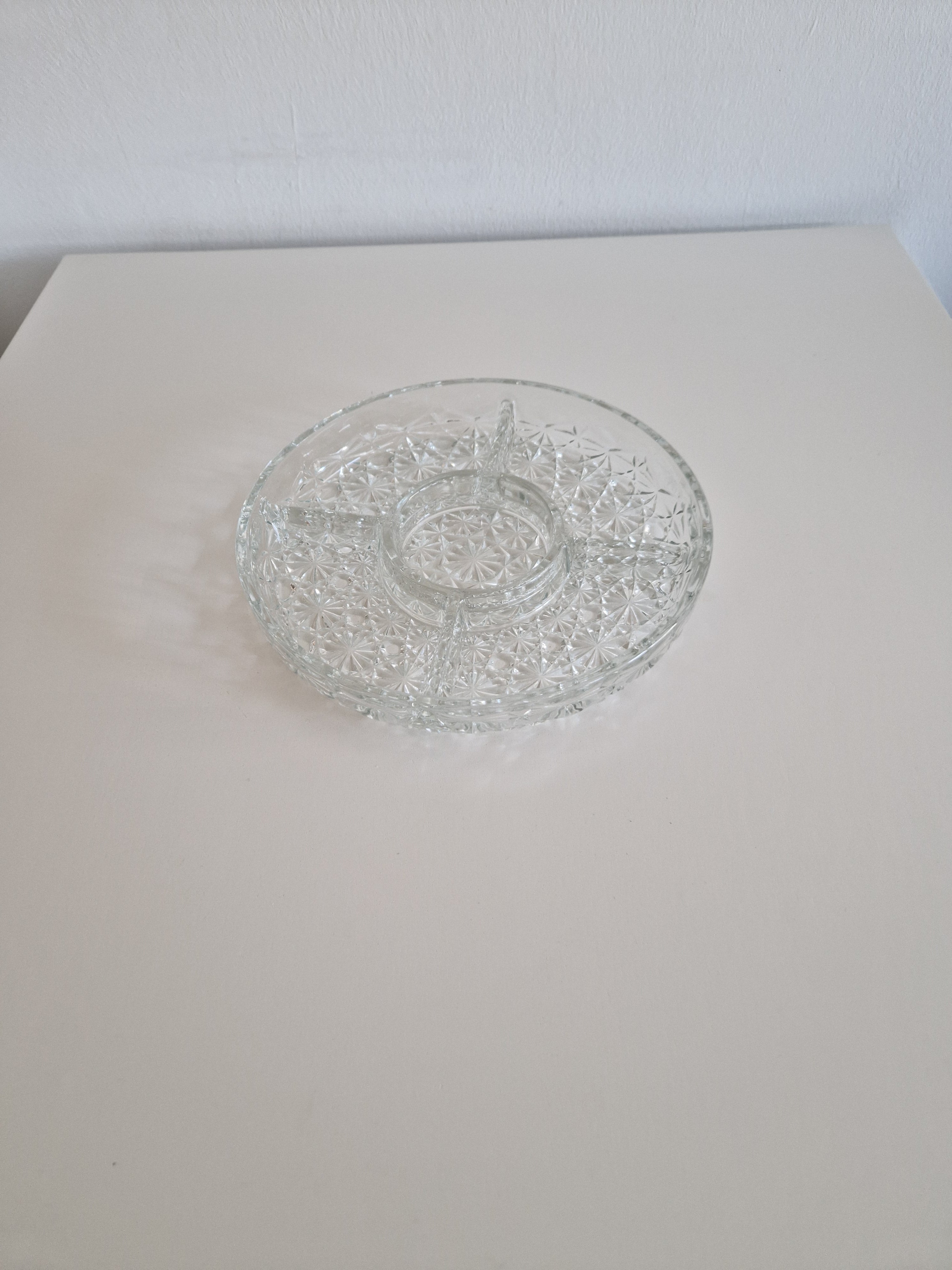 Plat de service divisé en verre pressé vintage — Motif étoile et flocon de neige, Plateau à hors-d'œuvre à 4 sections