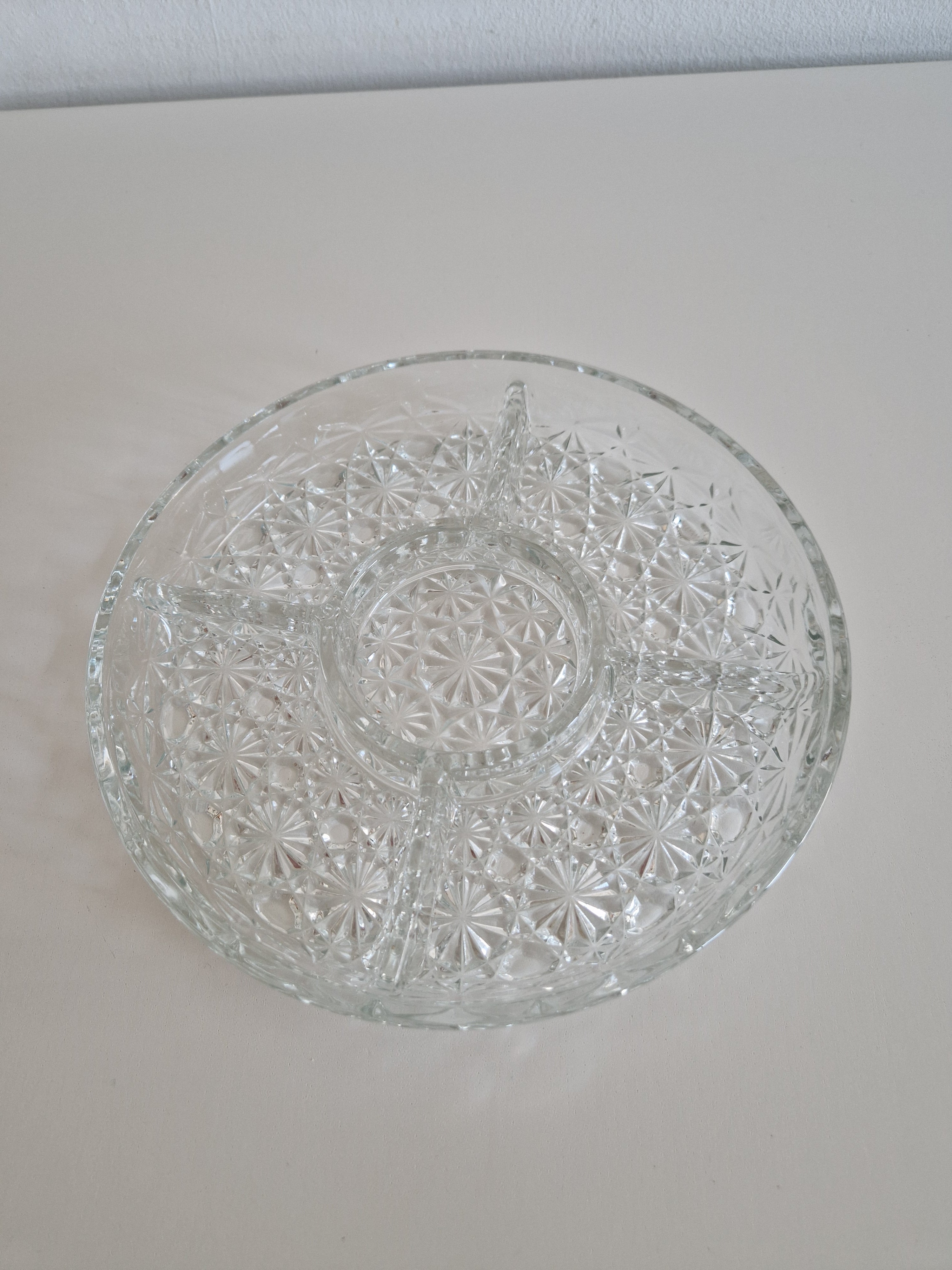 Plat de service divisé en verre pressé vintage — Motif étoile et flocon de neige, Plateau à hors-d'œuvre à 4 sections