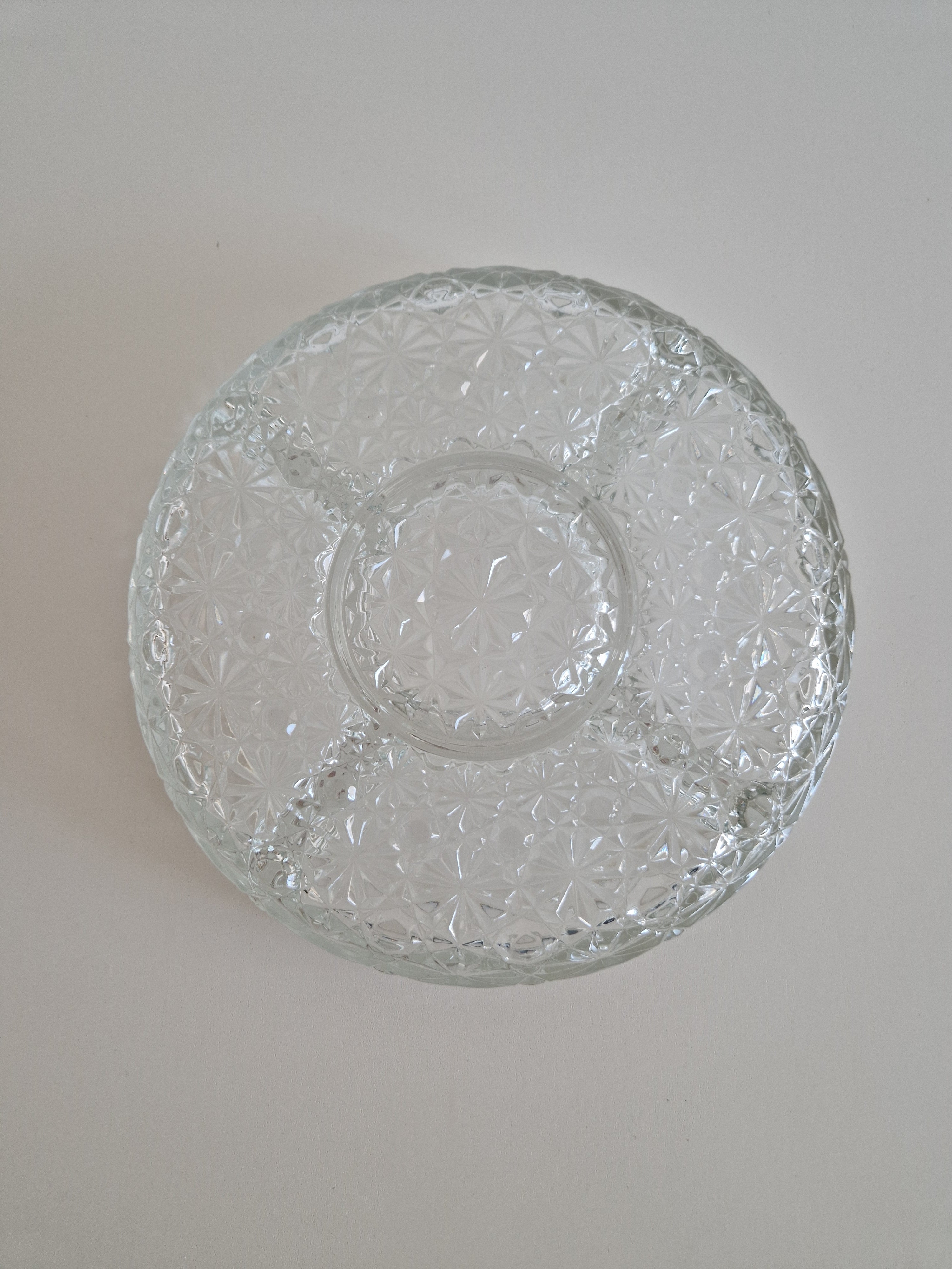 Plat de service divisé en verre pressé vintage — Motif étoile et flocon de neige, Plateau à hors-d'œuvre à 4 sections