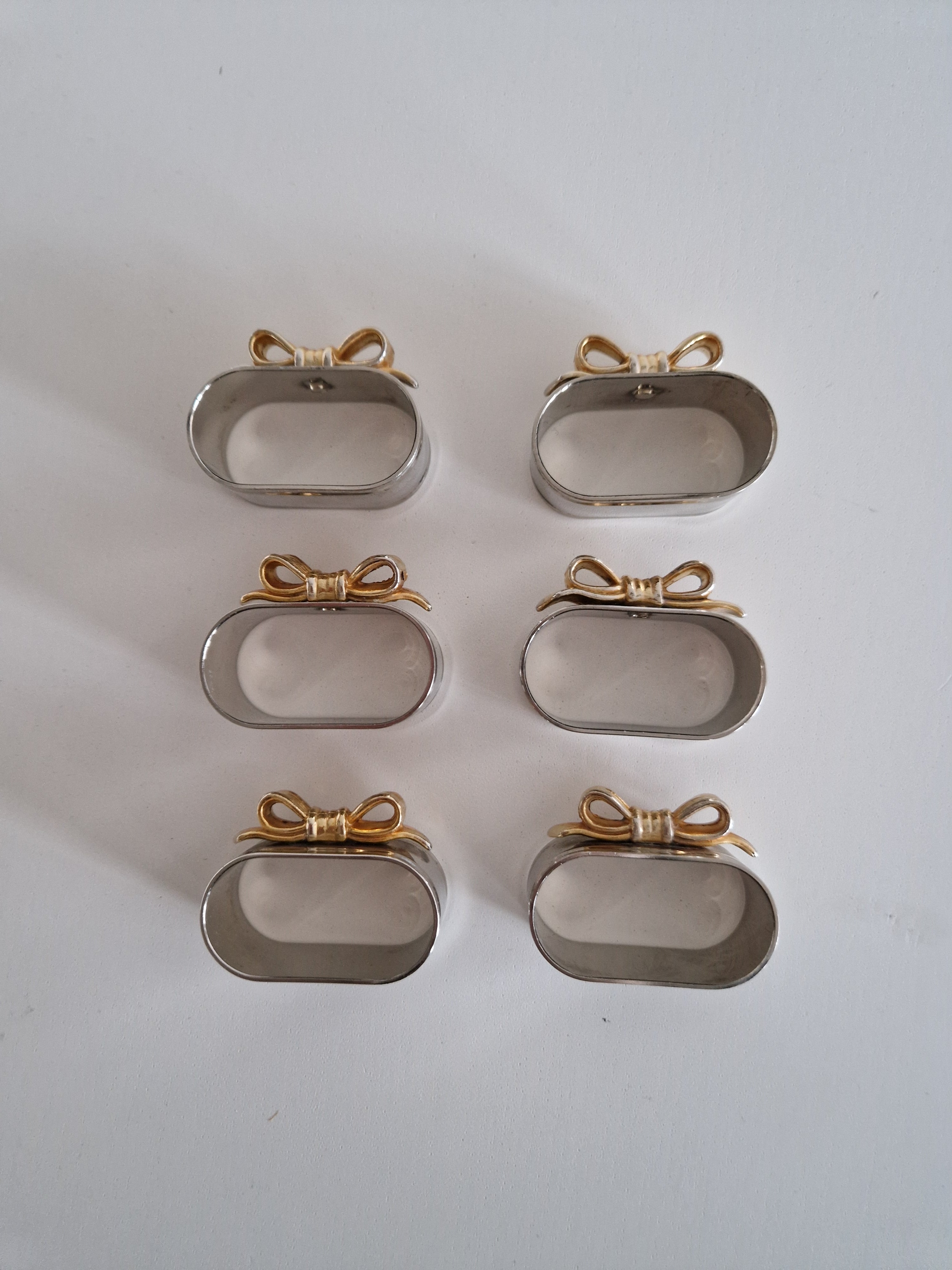 Set of 6 Vintage Silver-Plated Napkin Rings – Gold-Tone Bow Detail