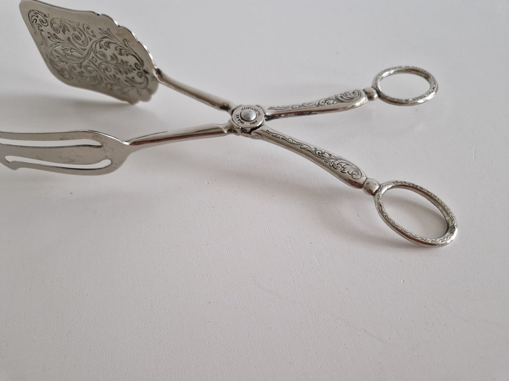 Pince à pâtisserie et gâteau italienne plaquée argent – Lame gravée acanthe rococo | Action ciseaux avec anneaux de doigt | E.P. Silverplated Italy | 20 cm