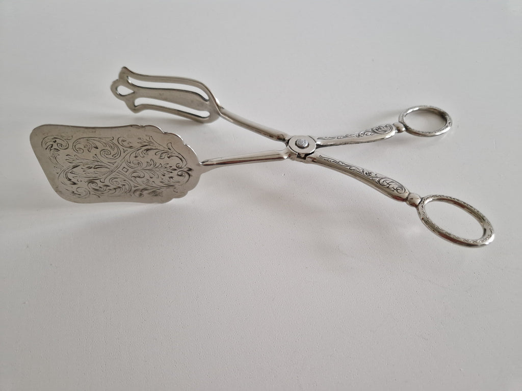 Pince à pâtisserie et gâteau italienne plaquée argent – Lame gravée acanthe rococo | Action ciseaux avec anneaux de doigt | E.P. Silverplated Italy | 20 cm
