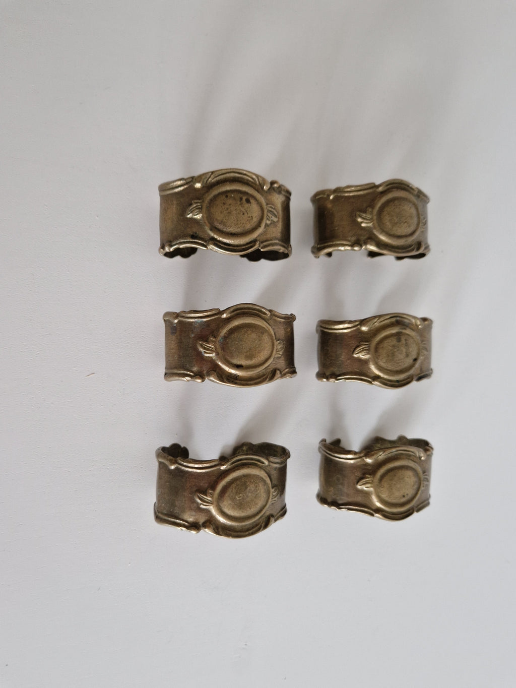 Set of 6 Vintage Brass Napkin Rings – Embossed Acanthus Palmette Motif