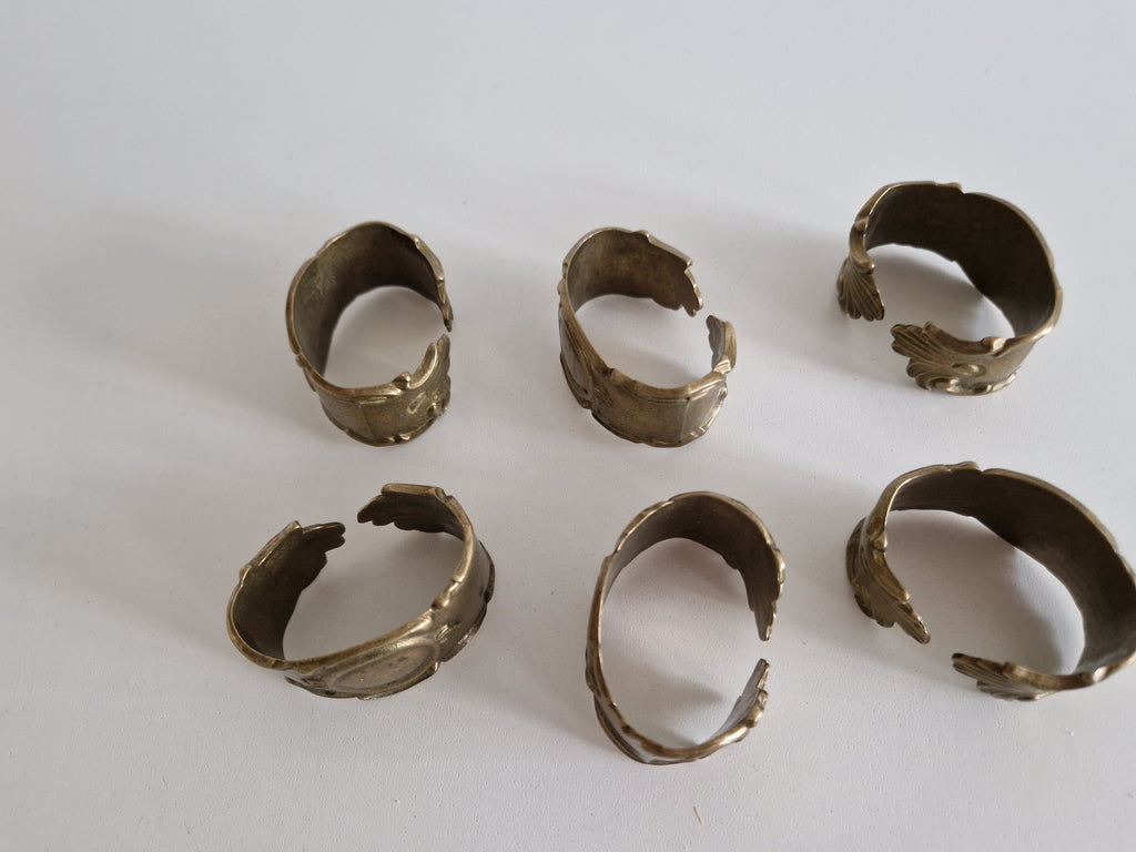 Set of 6 Vintage Brass Napkin Rings – Embossed Acanthus Palmette Motif