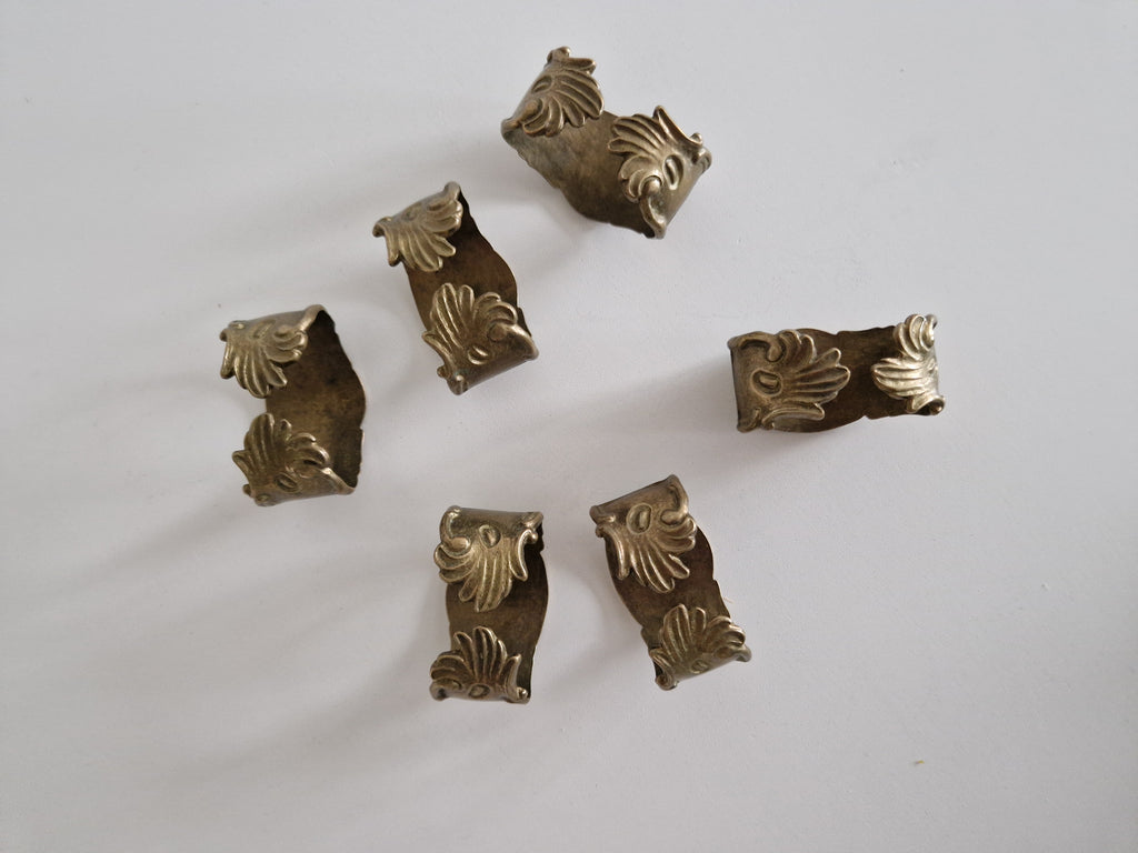 Set of 6 Vintage Brass Napkin Rings – Embossed Acanthus Palmette Motif