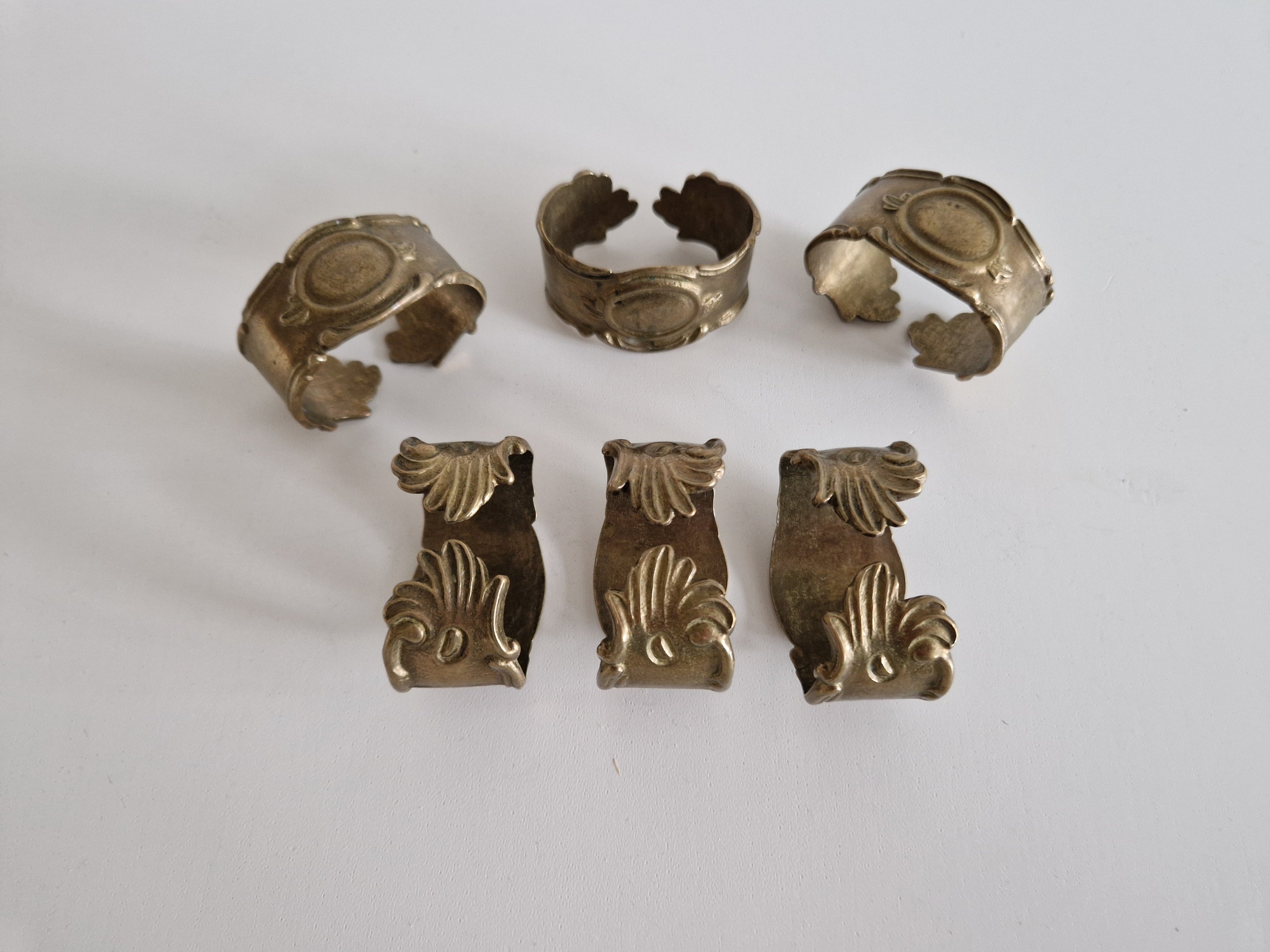 Set of 6 Vintage Brass Napkin Rings – Embossed Acanthus Palmette Motif