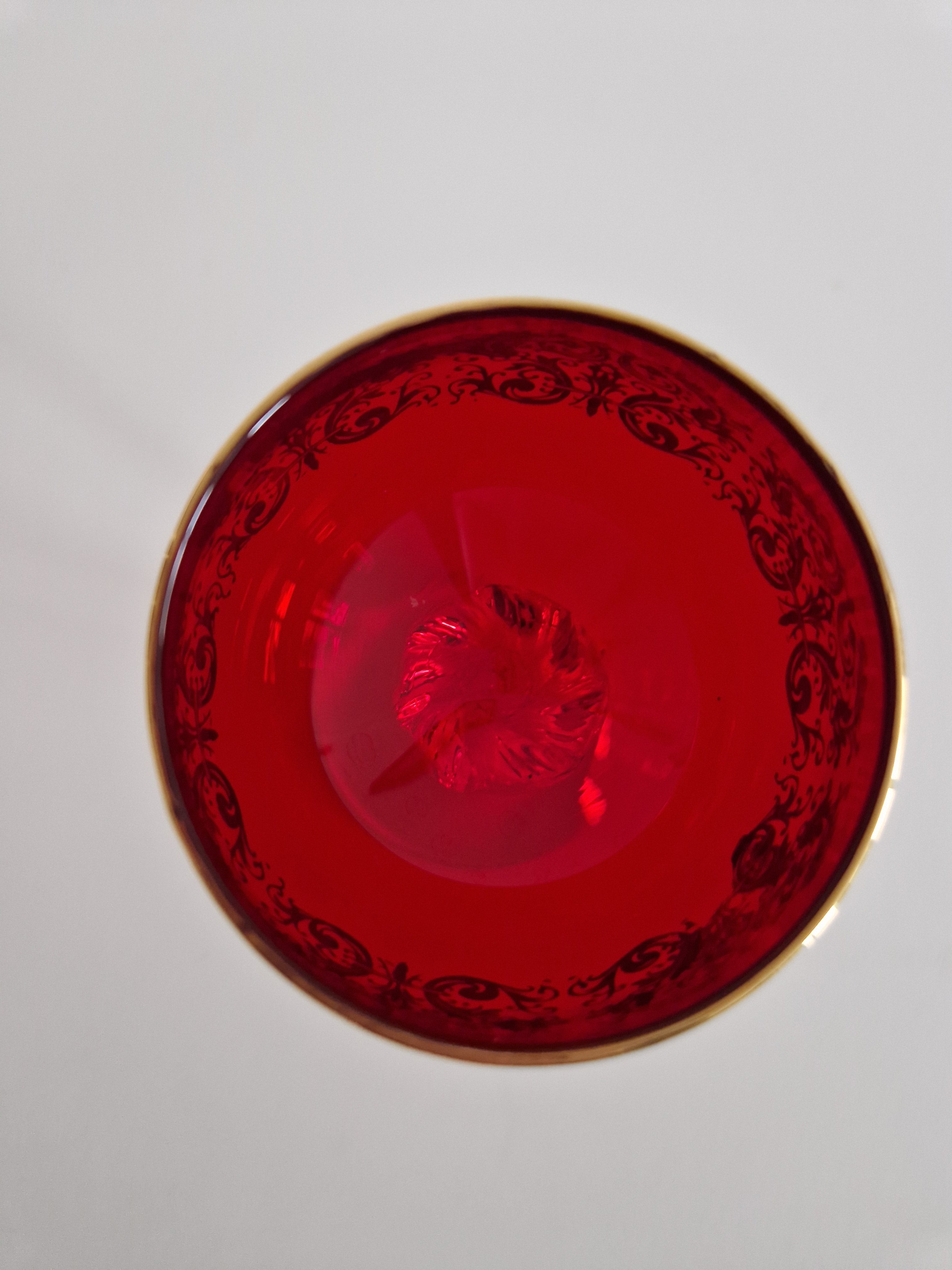 Lot de 6 verres à vin Hock en cristal de Venise – Décoration émaillée Rococo dorée | 6 couleurs | Pied torsadé | Bord doré | 20 cm