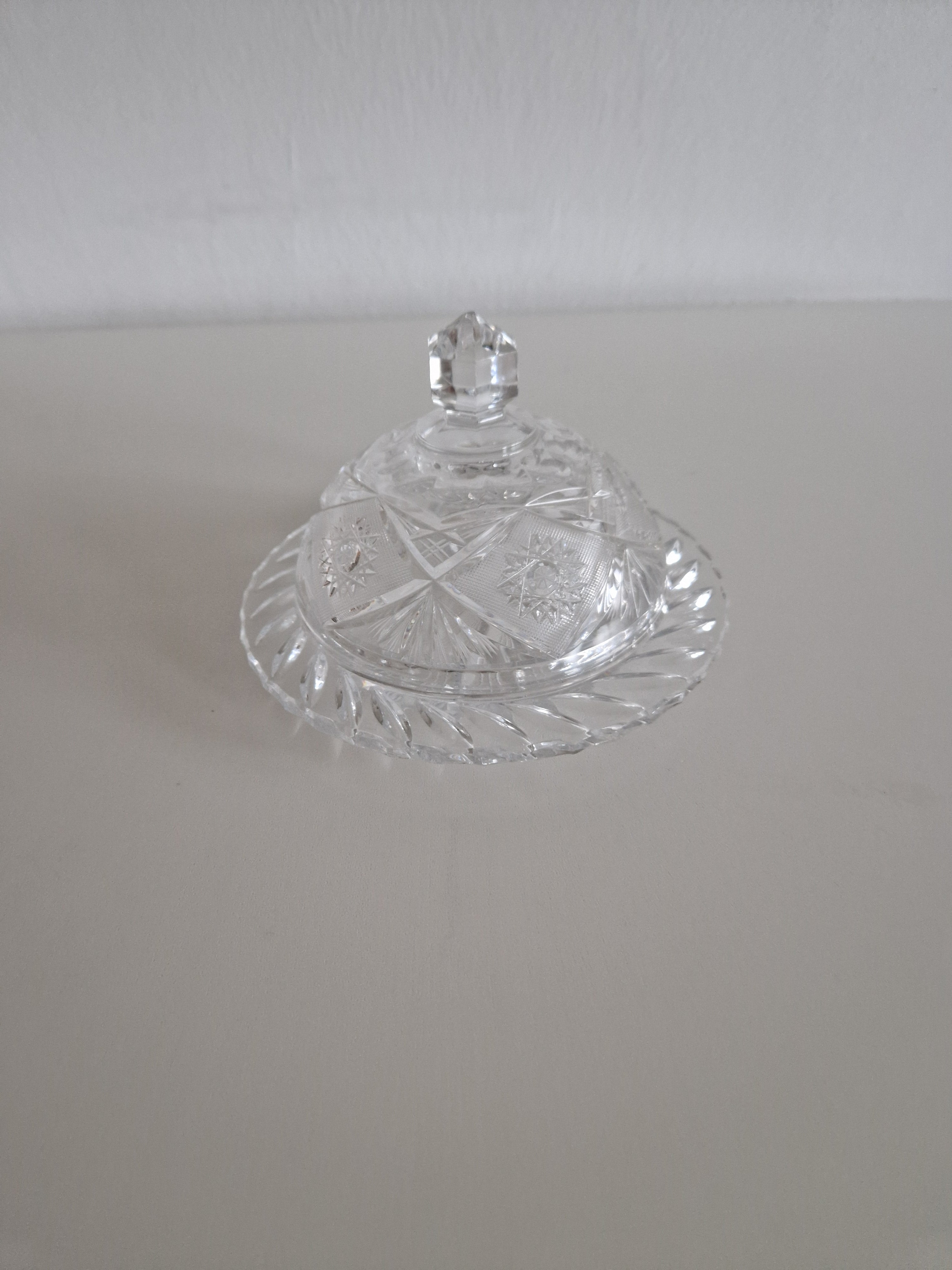Vintage Cut Crystal Butter Dish & Dome Cloche – Fan, Star & Diamond Cuts | Faceted Octagonal Knob | 18 cm Plate | 11 cm Height