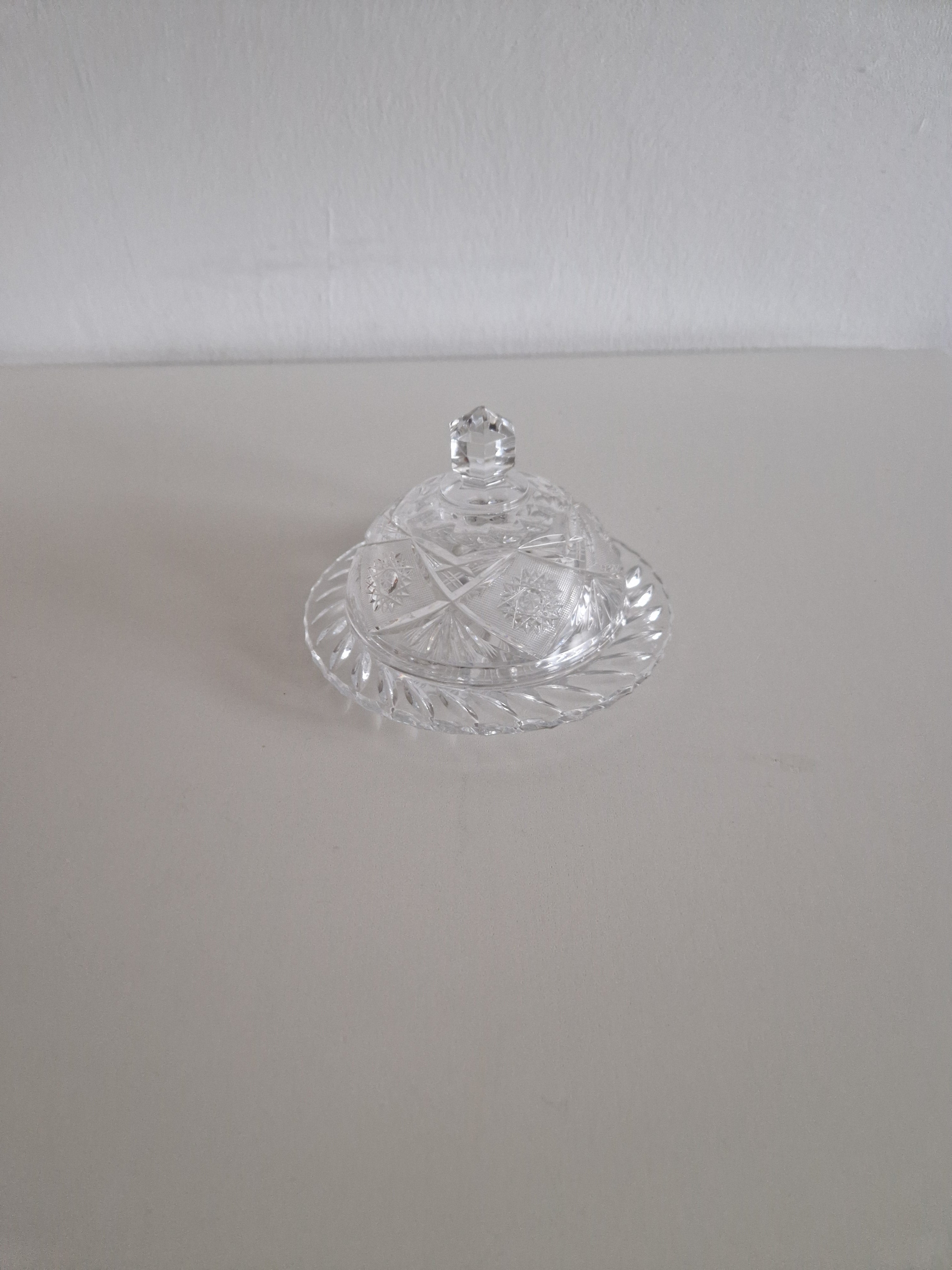 Vintage Cut Crystal Butter Dish & Dome Cloche – Fan, Star & Diamond Cuts | Faceted Octagonal Knob | 18 cm Plate | 11 cm Height