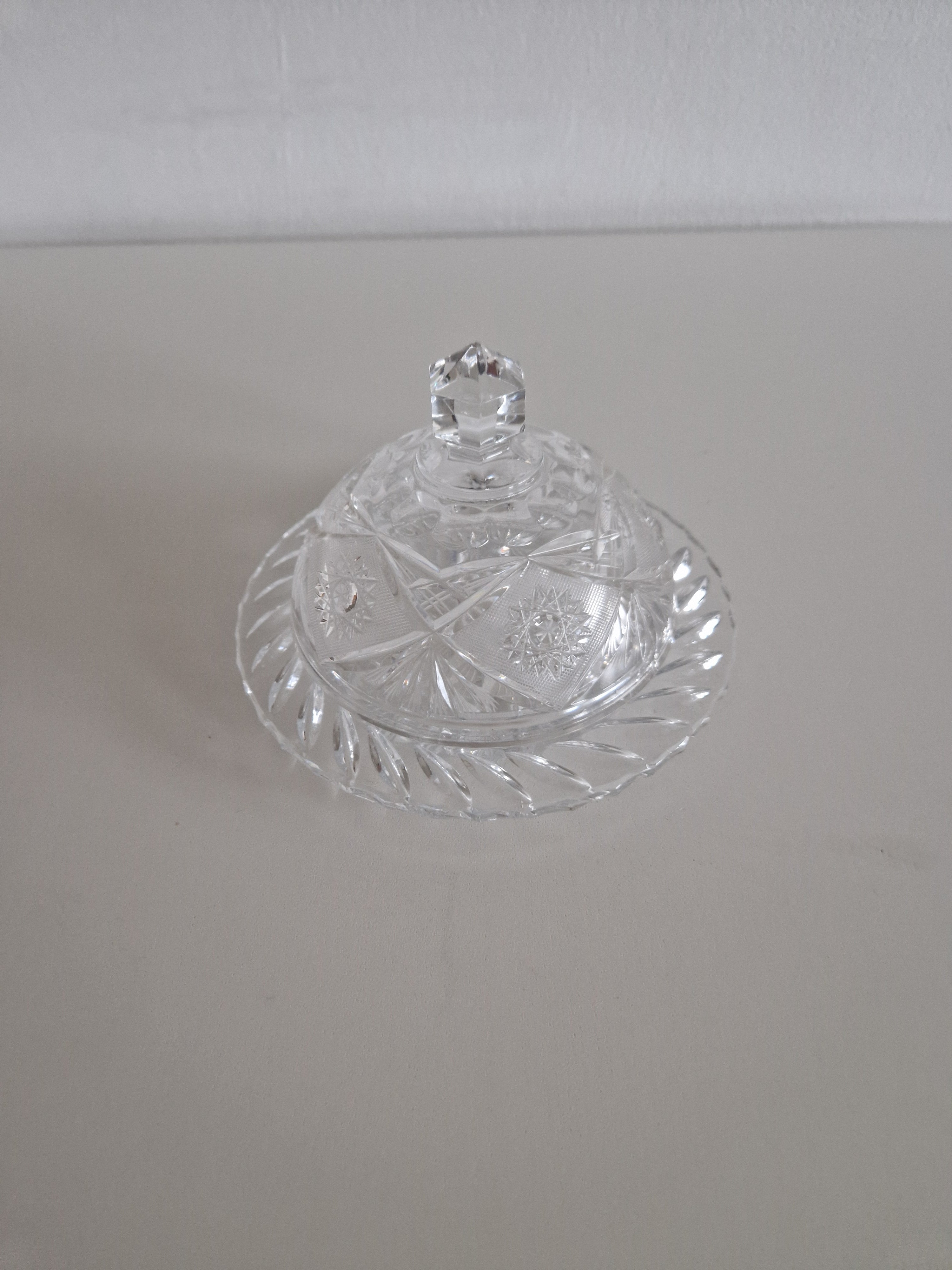 Vintage Cut Crystal Butter Dish & Dome Cloche – Fan, Star & Diamond Cuts | Faceted Octagonal Knob | 18 cm Plate | 11 cm Height