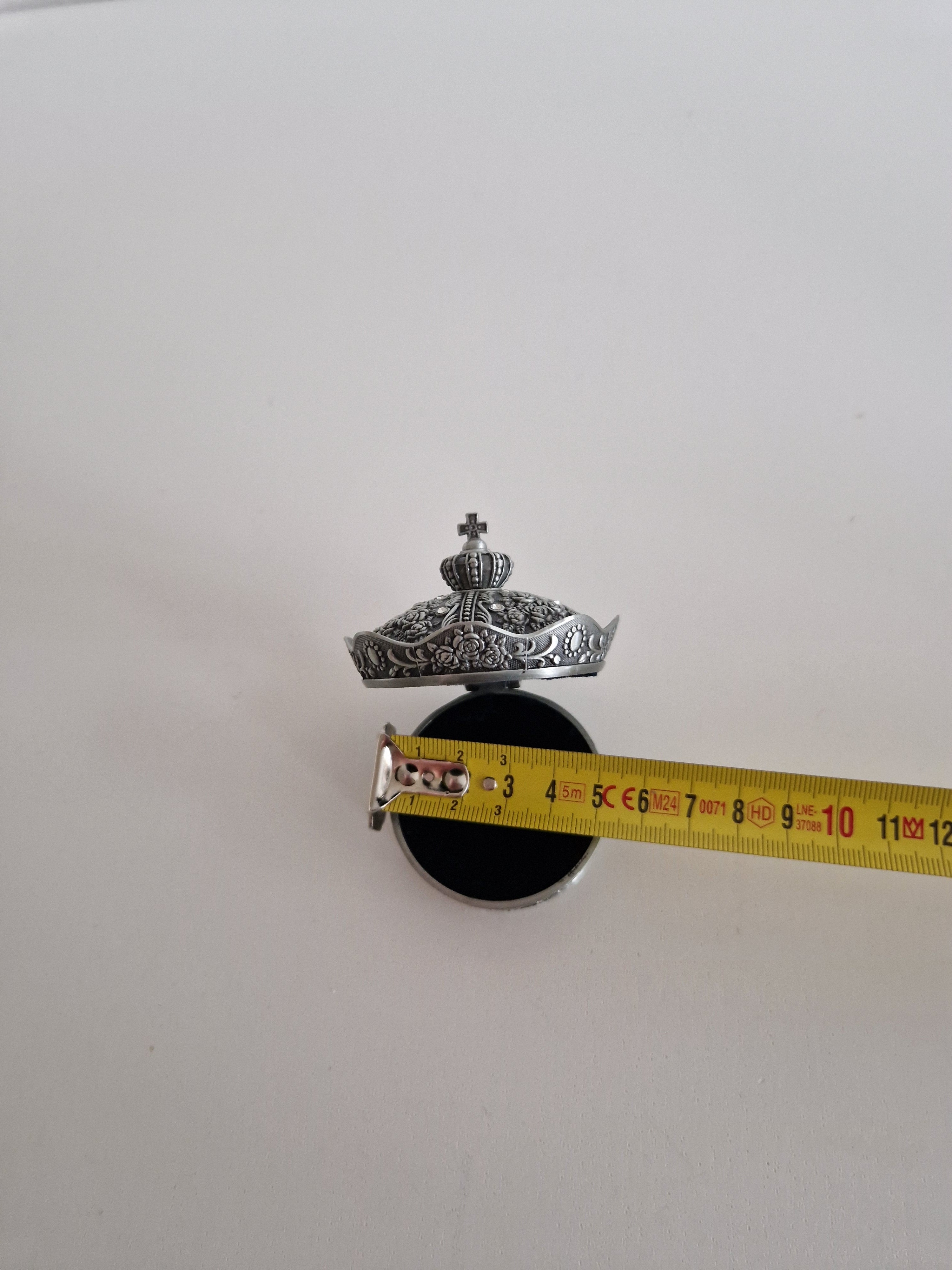 Vintage Kronen-Schatulle & Schmuckschatulle, silberfarben – Kreuz-Abschlussknauf | Geprägte Rosen & Ranken | Schwarzes Samtfutter | Klappdeckel | 7 cm Durchmesser
