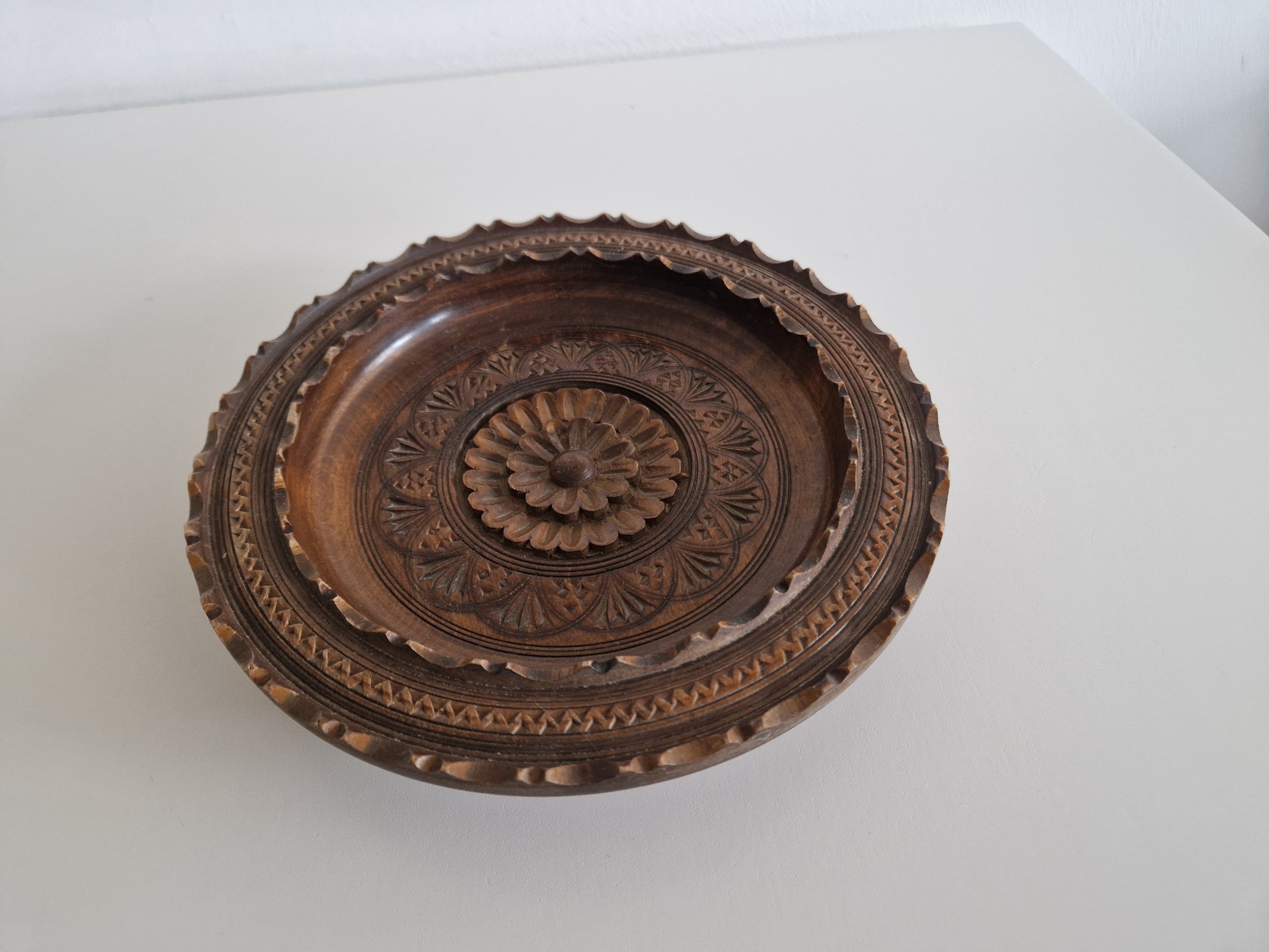 Vintage Mid-Century Hand-Carved Wooden Decorative Bowl — Rosette & Chip Carving, Folk Art