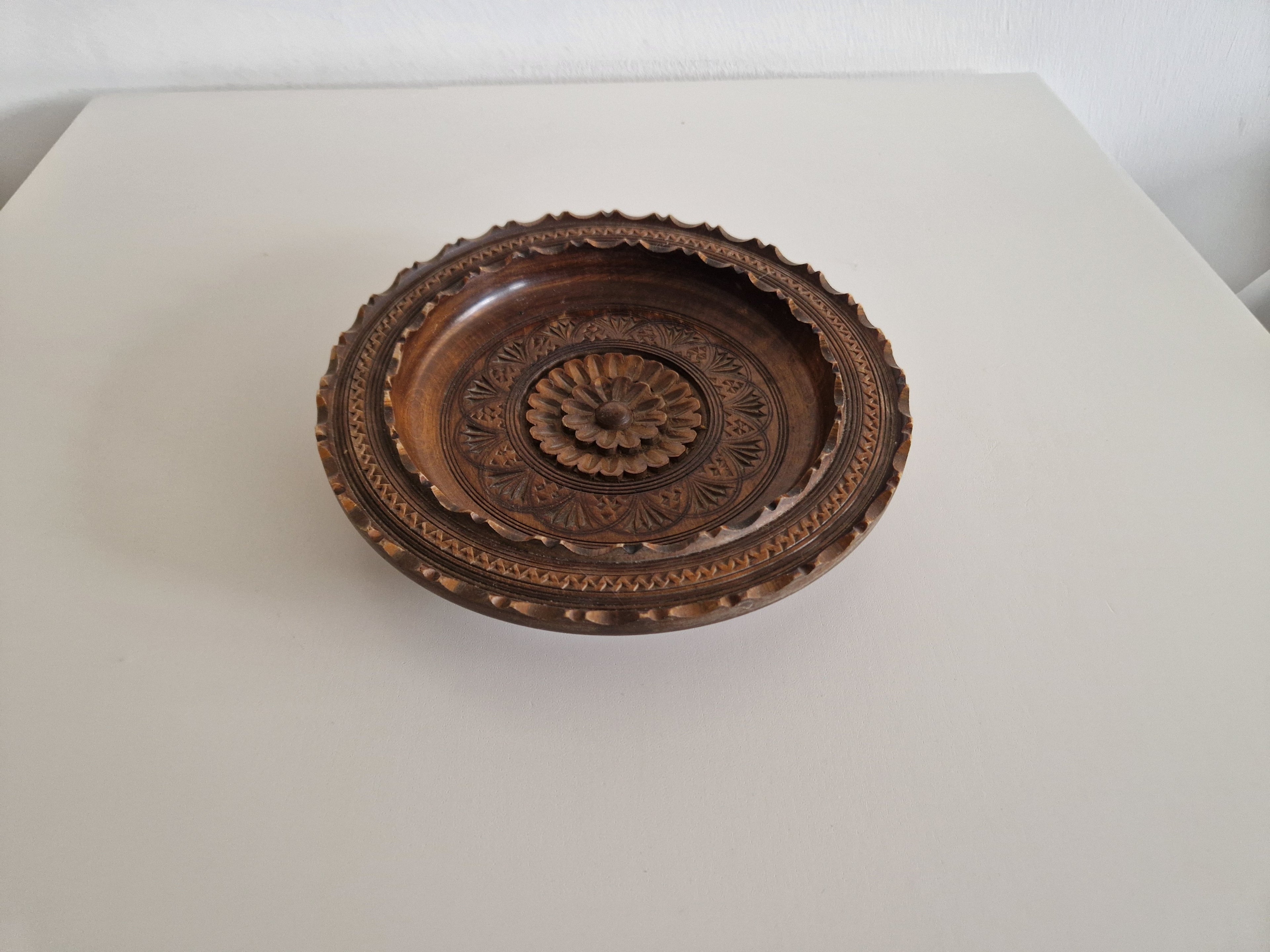 Vintage Mid-Century Hand-Carved Wooden Decorative Bowl — Rosette & Chip Carving, Folk Art