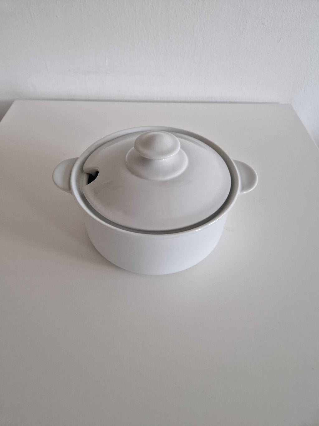 Vintage Porcelain Soup Tureen by Lilien Porzellan Austria - Timeless Elegance for Your Table