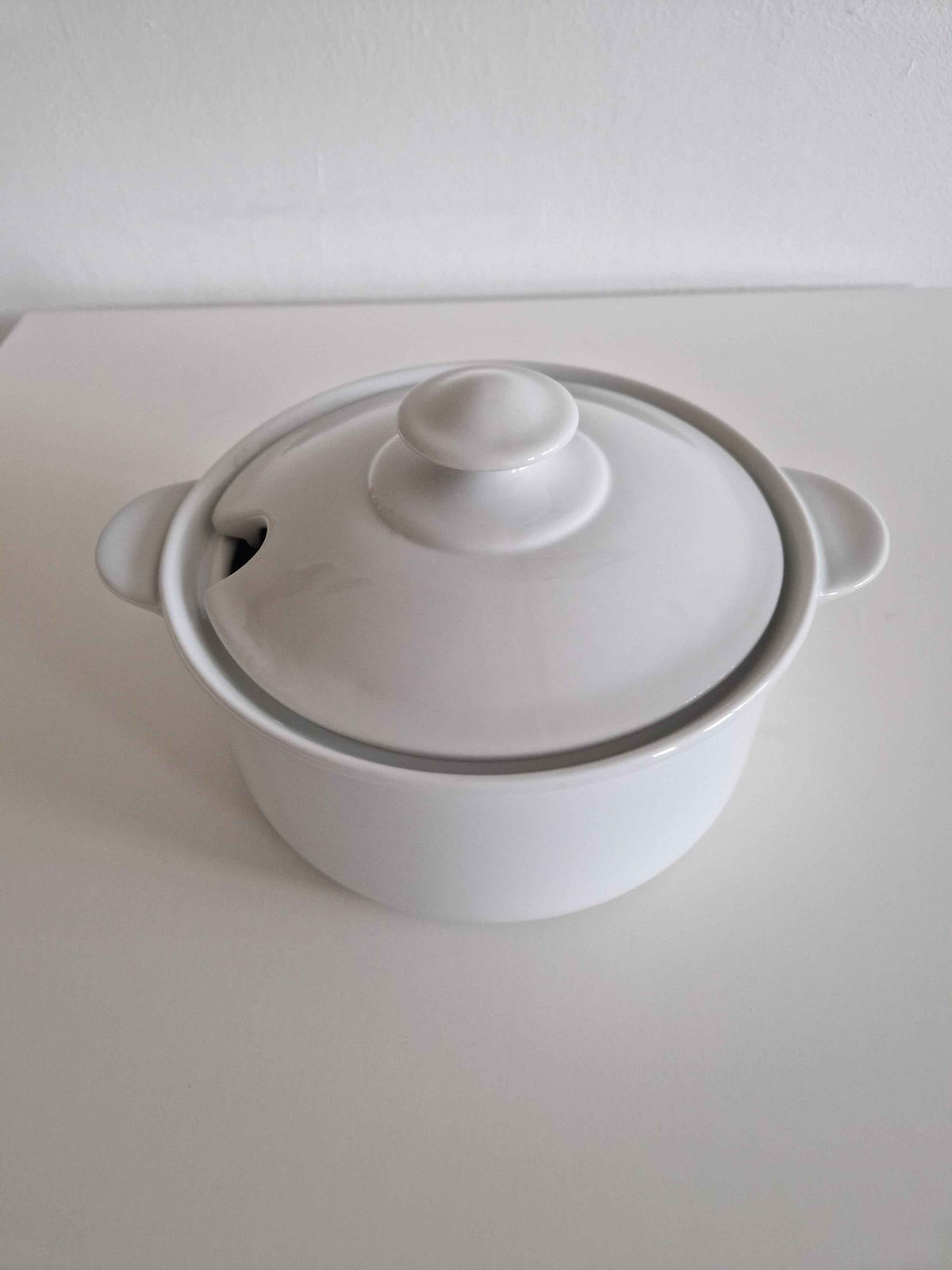 Vintage Porcelain Soup Tureen by Lilien Porzellan Austria - Timeless Elegance for Your Table
