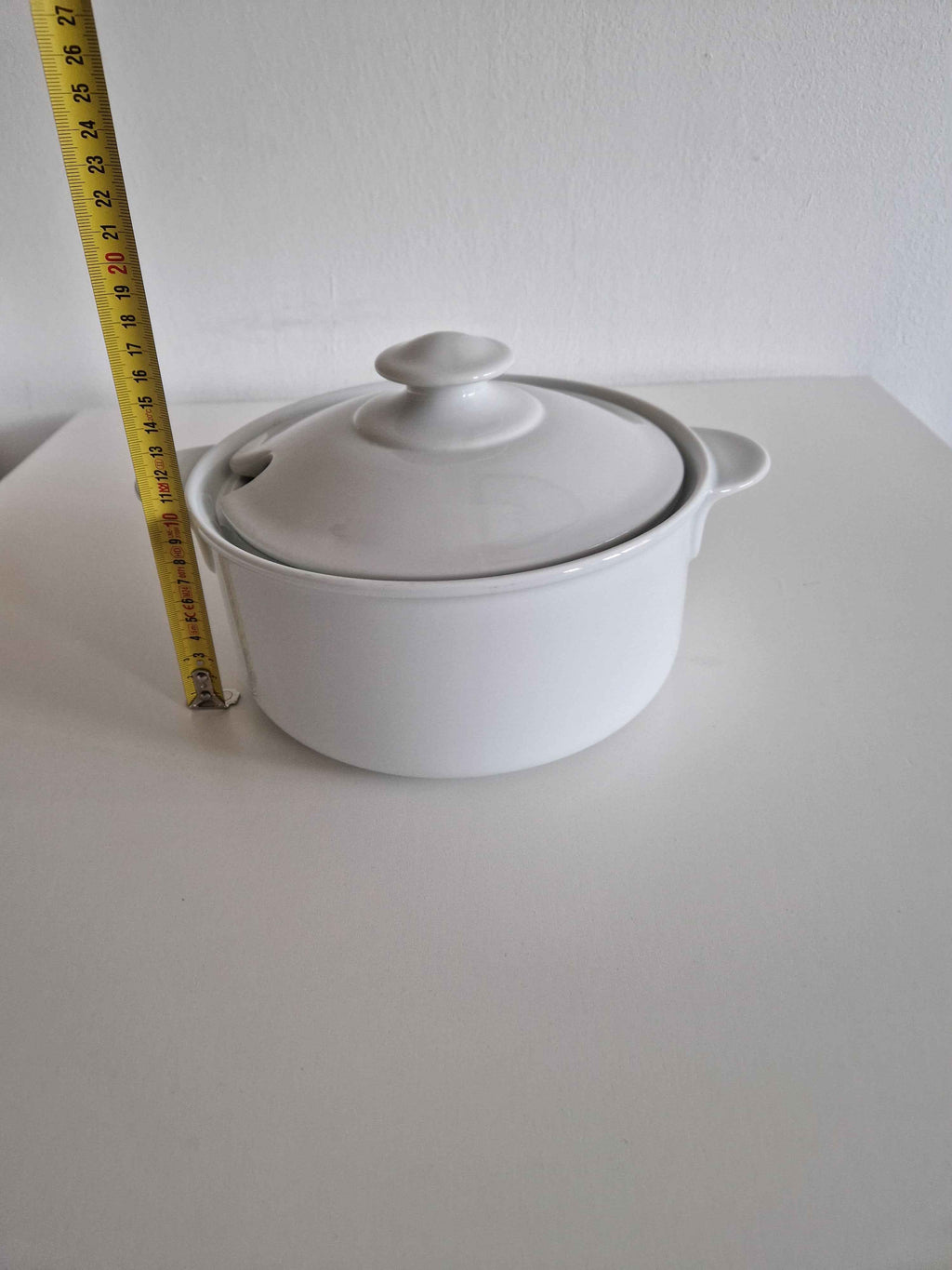Vintage Porcelain Soup Tureen by Lilien Porzellan Austria - Timeless Elegance for Your Table